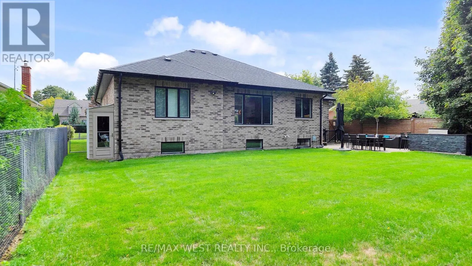 30 GOODMAN CRESCENT
