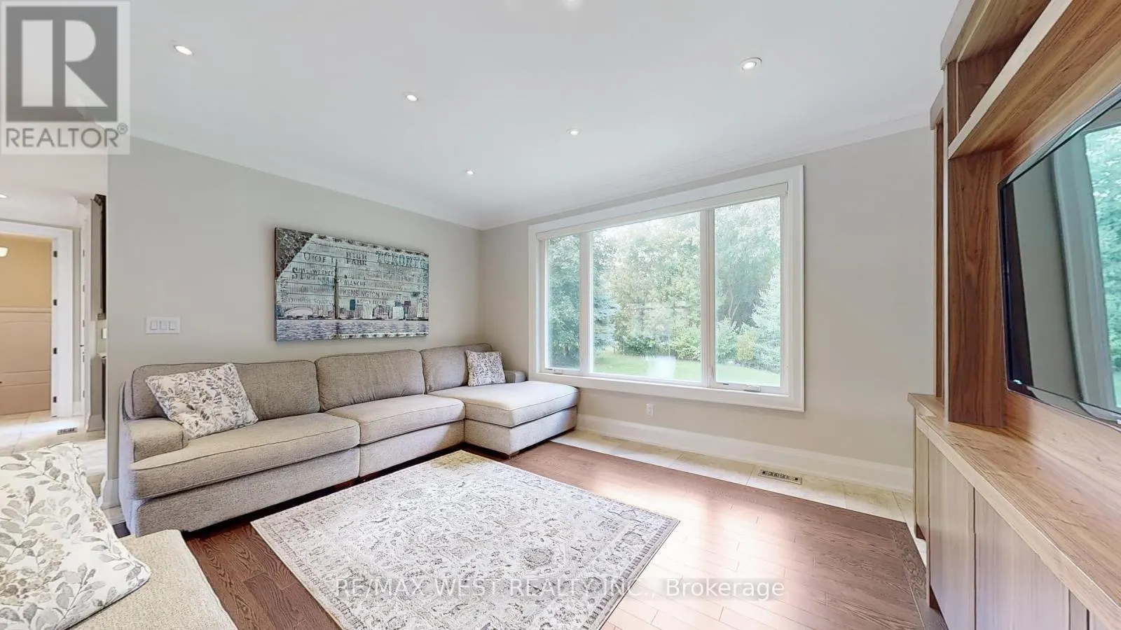 30 GOODMAN CRESCENT