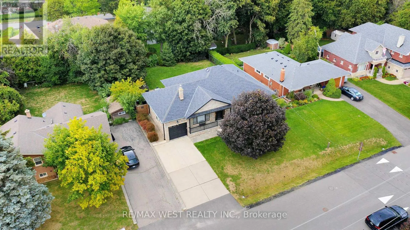30 GOODMAN CRESCENT
