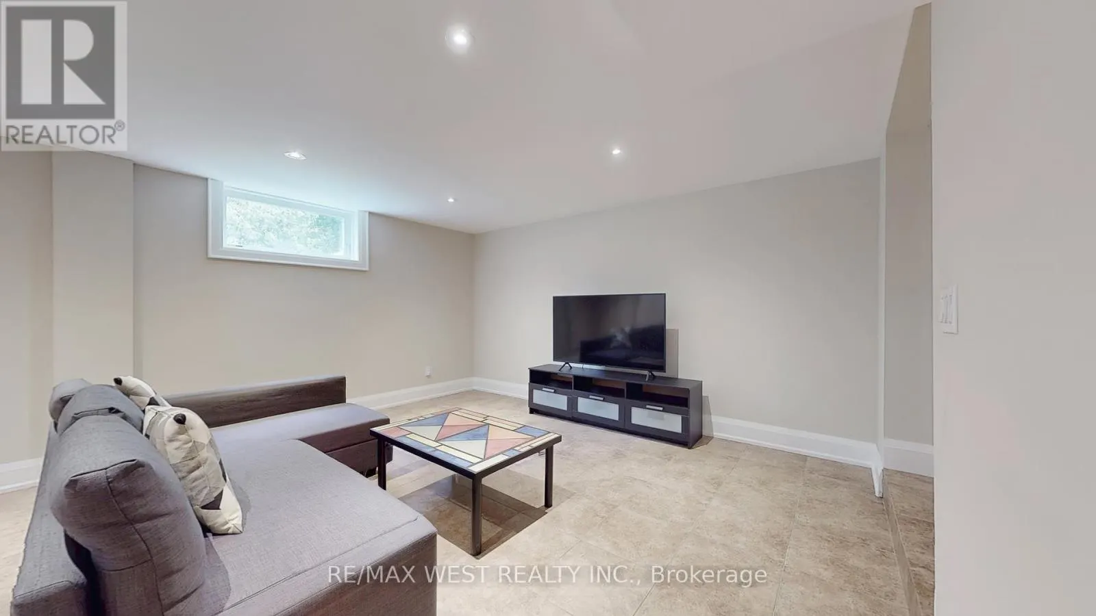 30 GOODMAN CRESCENT