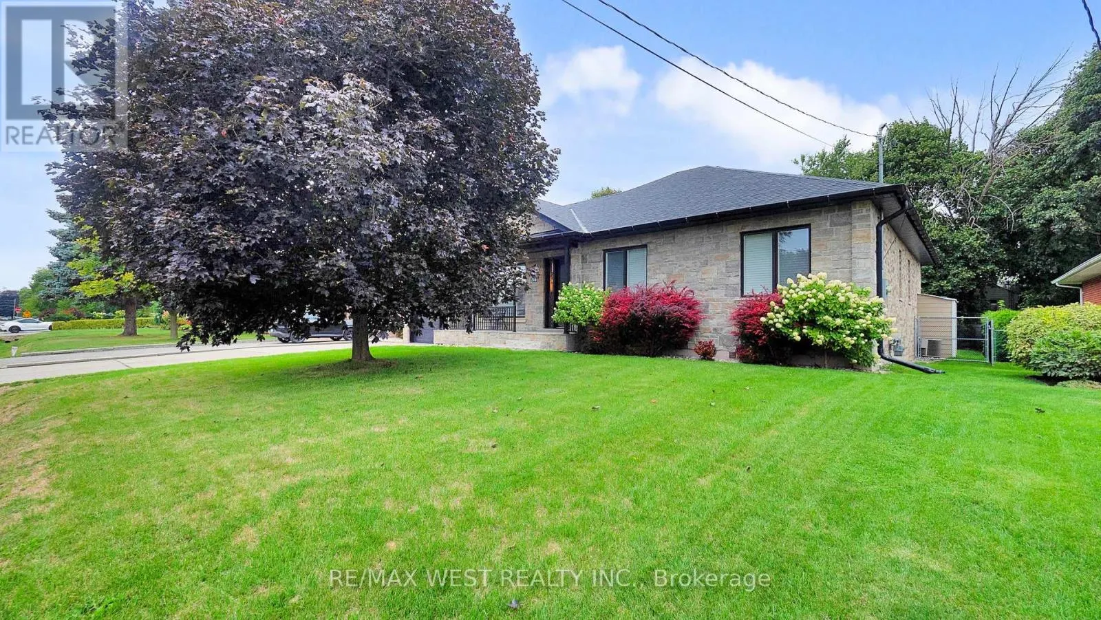 30 GOODMAN CRESCENT