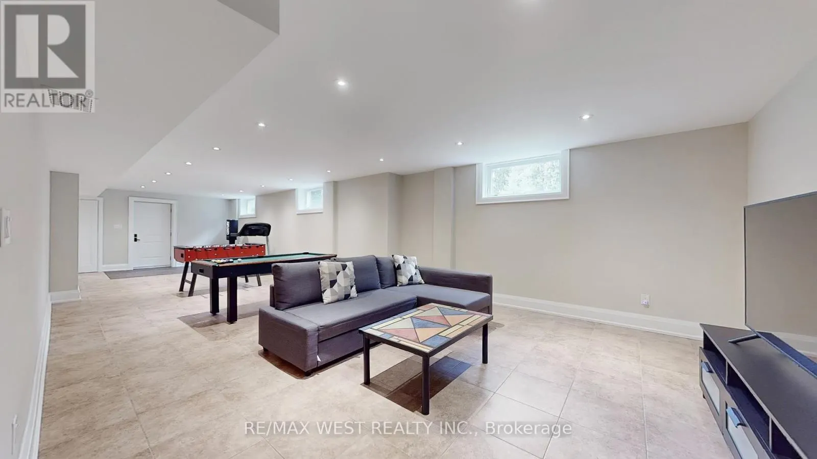 30 GOODMAN CRESCENT