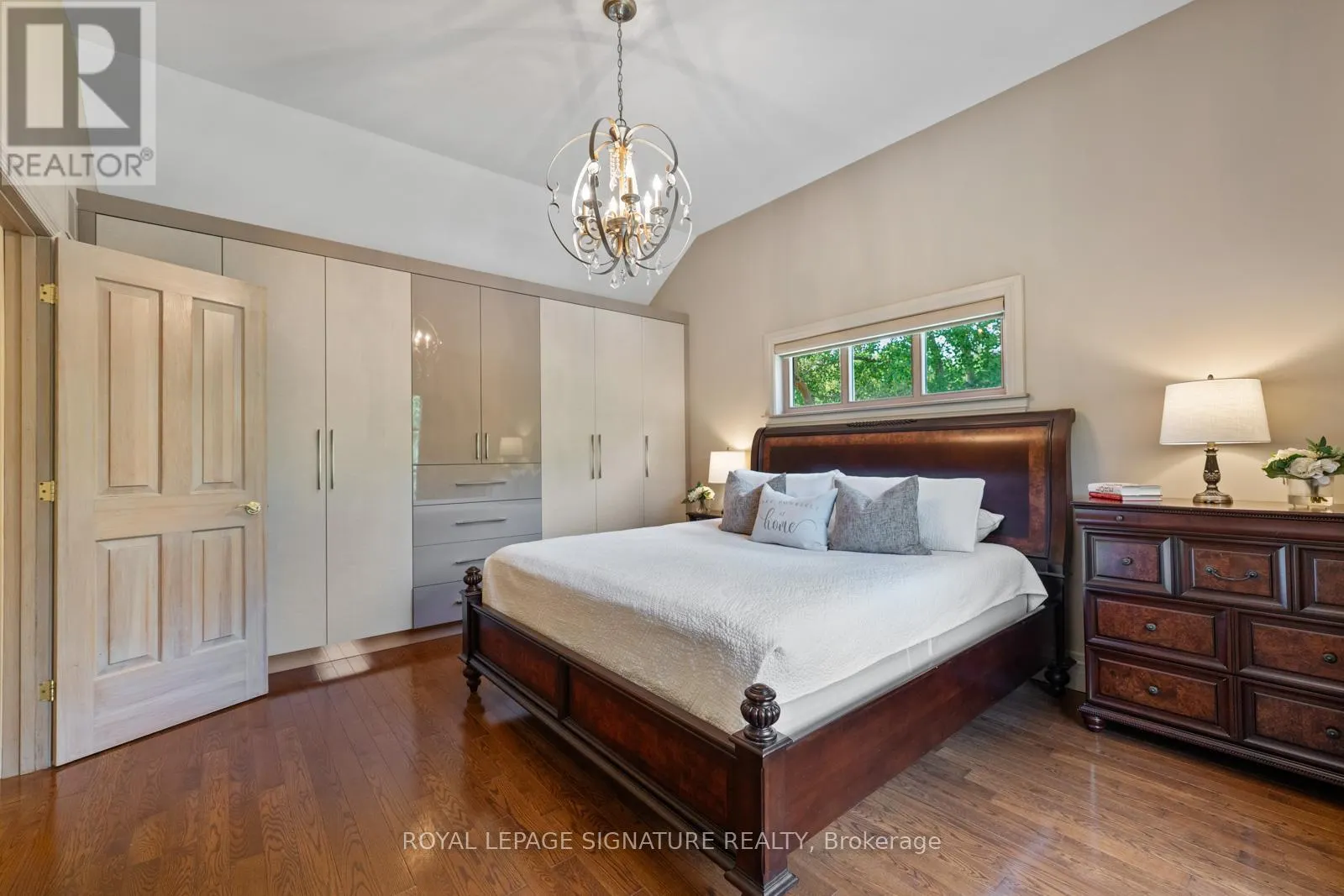 30 KINGSWOOD DRIVE