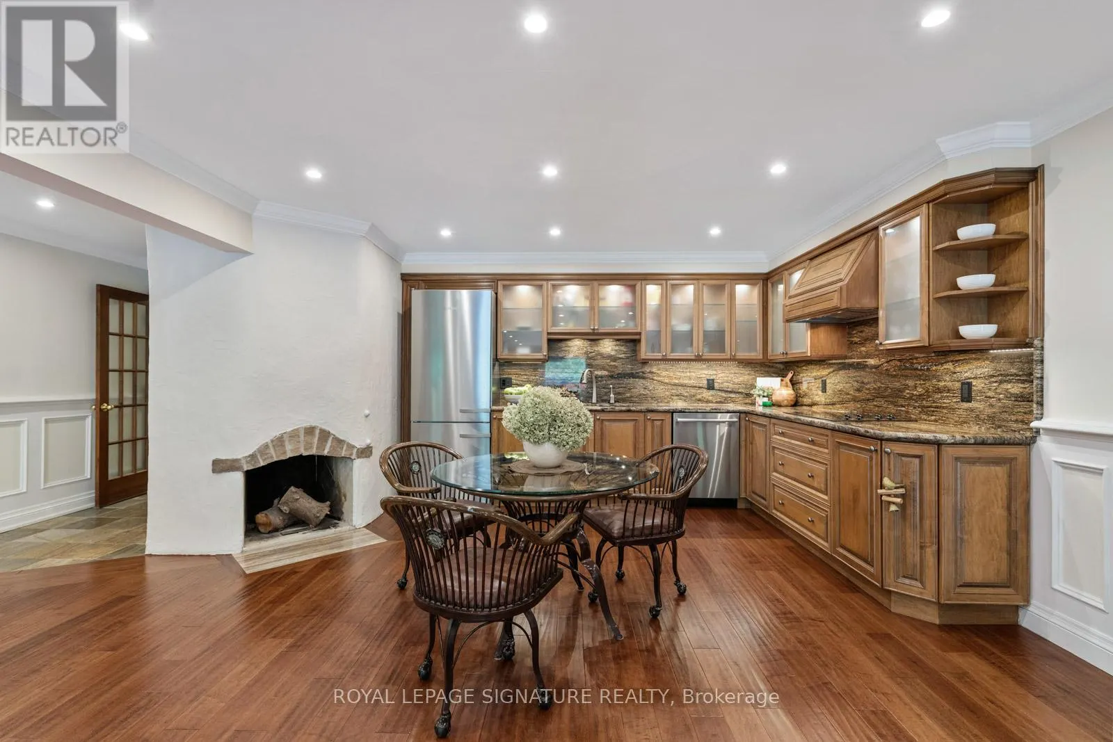 30 KINGSWOOD DRIVE