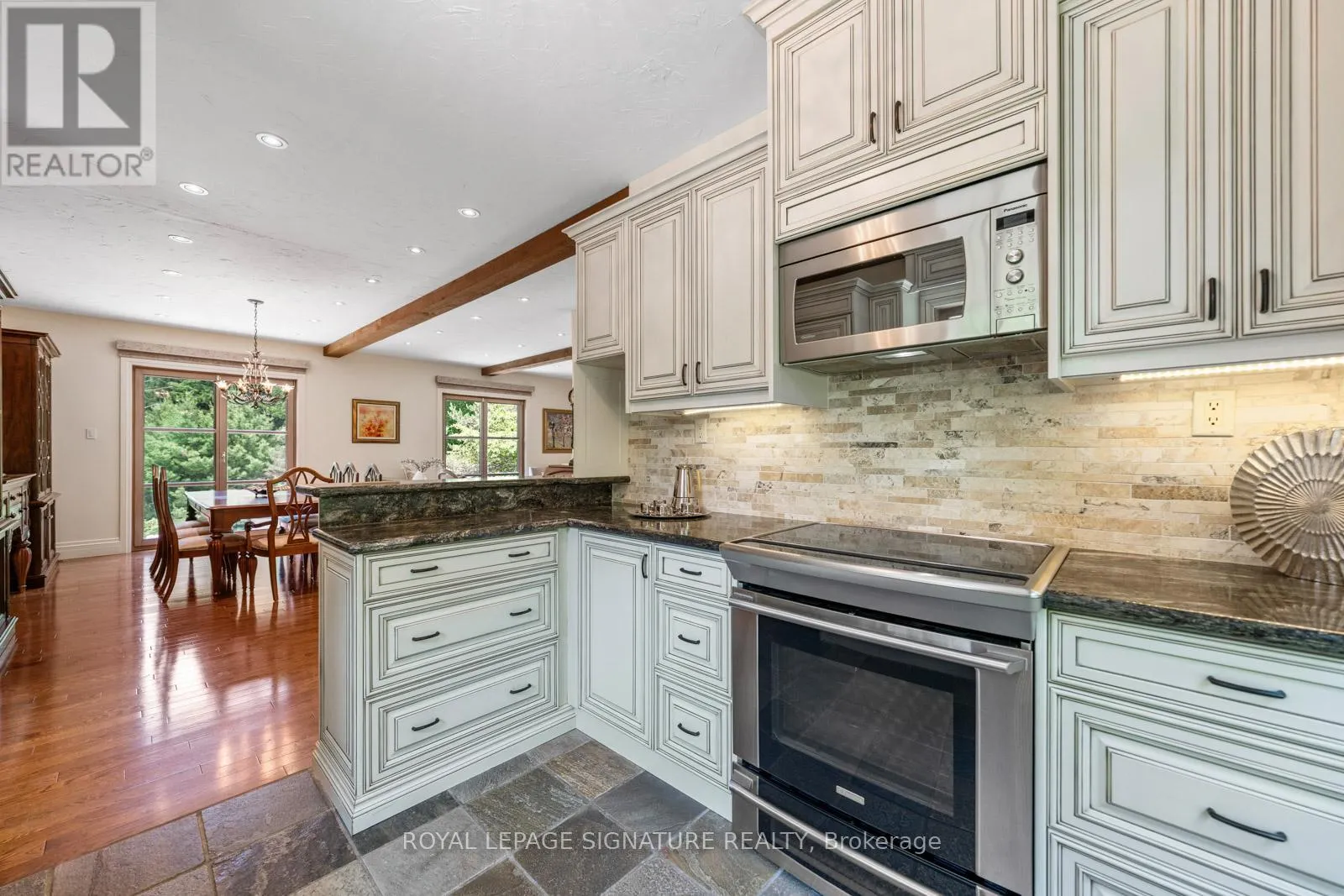 30 KINGSWOOD DRIVE