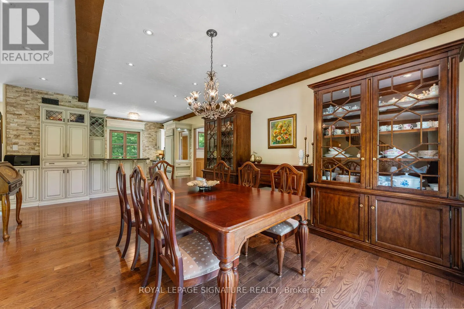 30 KINGSWOOD DRIVE