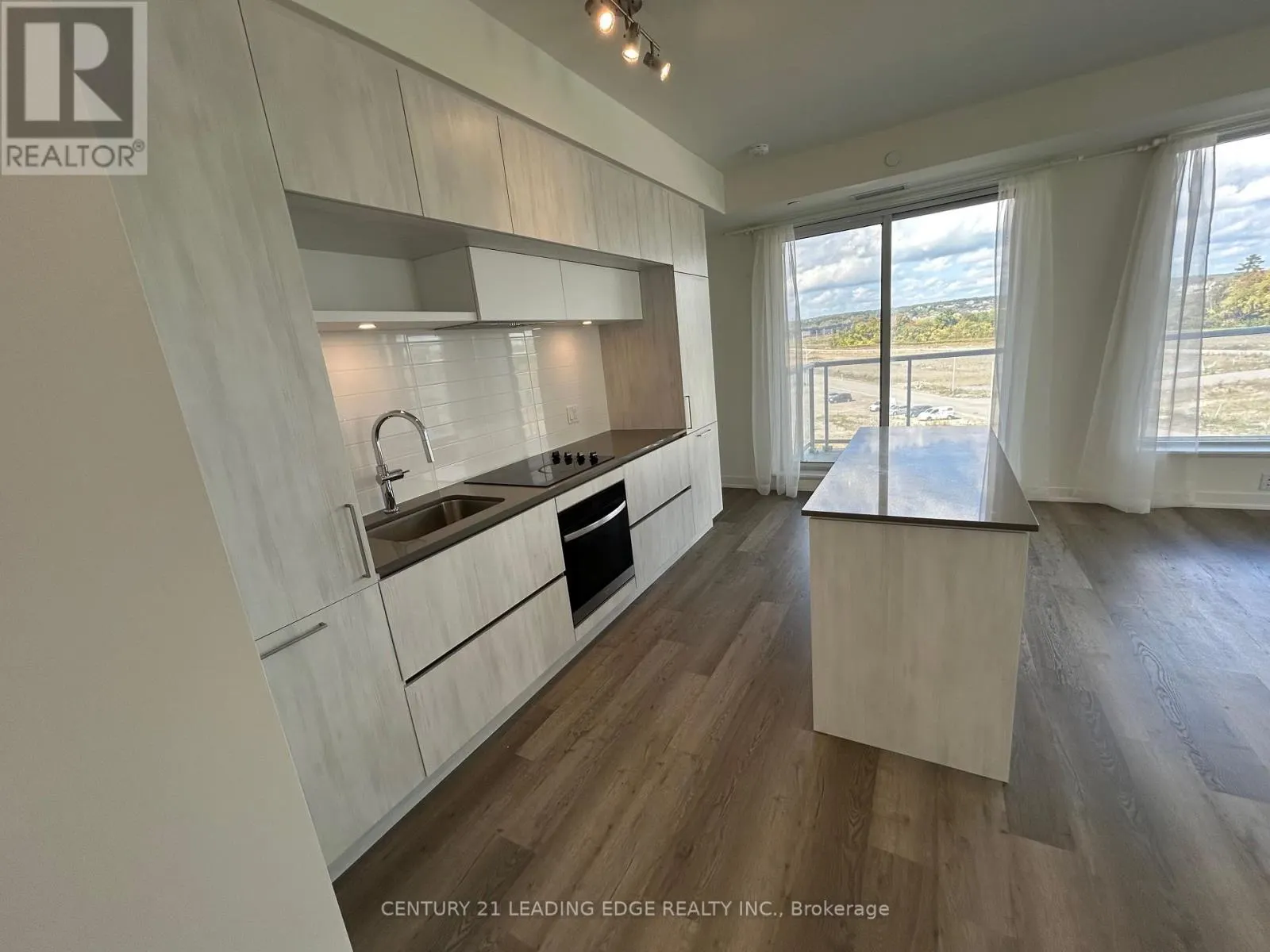 529 - 2 DAVID EYER ROAD