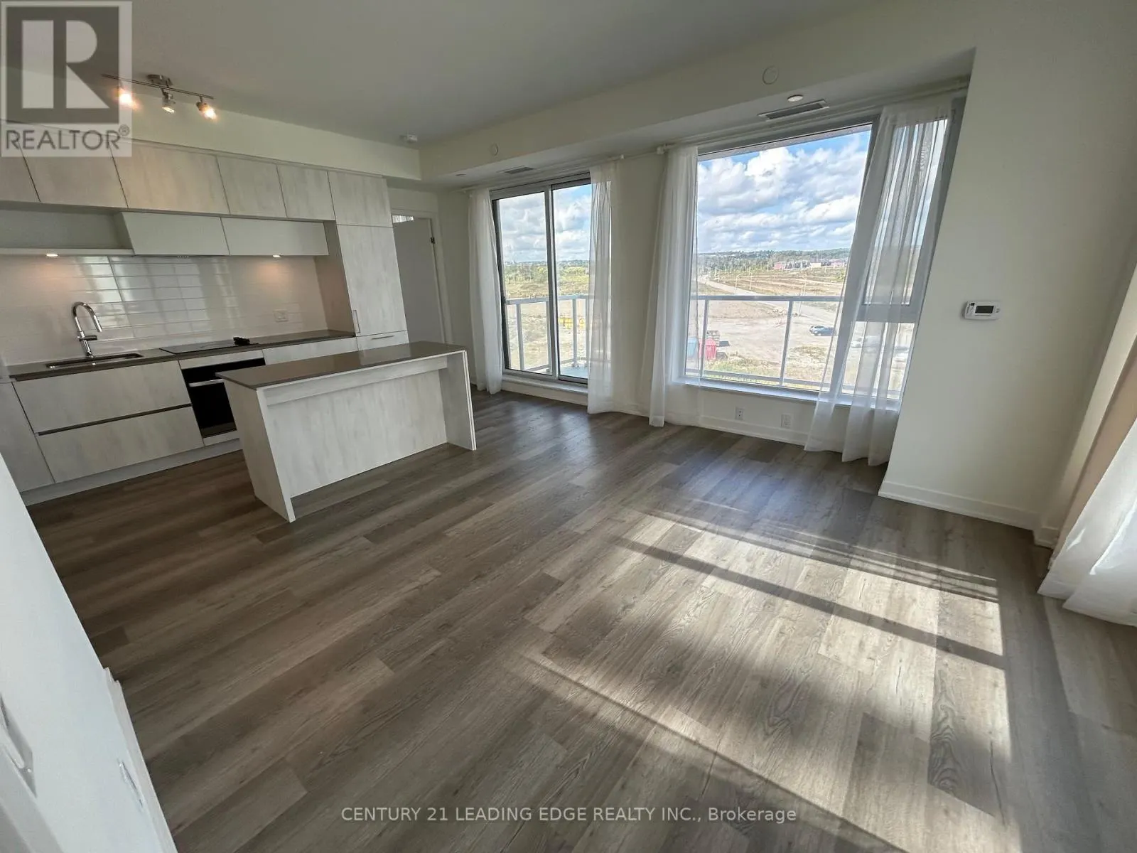 529 - 2 DAVID EYER ROAD