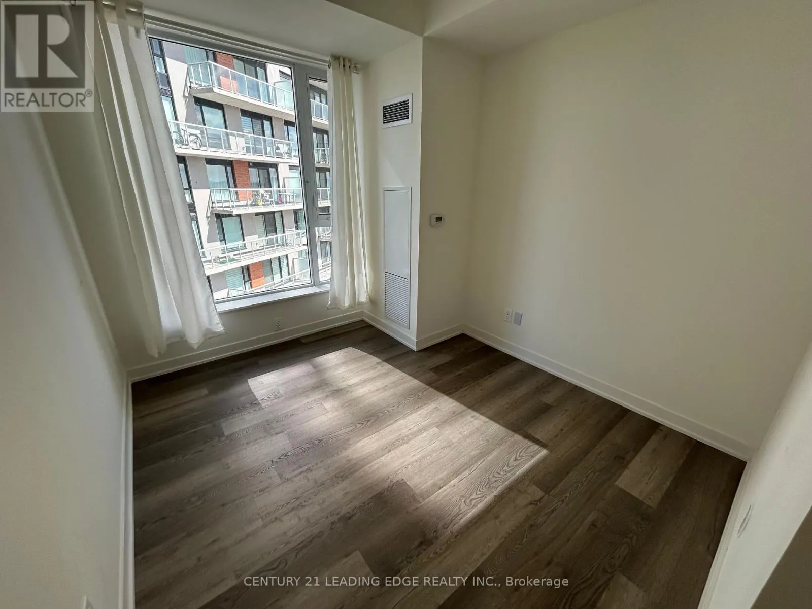 529 - 2 DAVID EYER ROAD