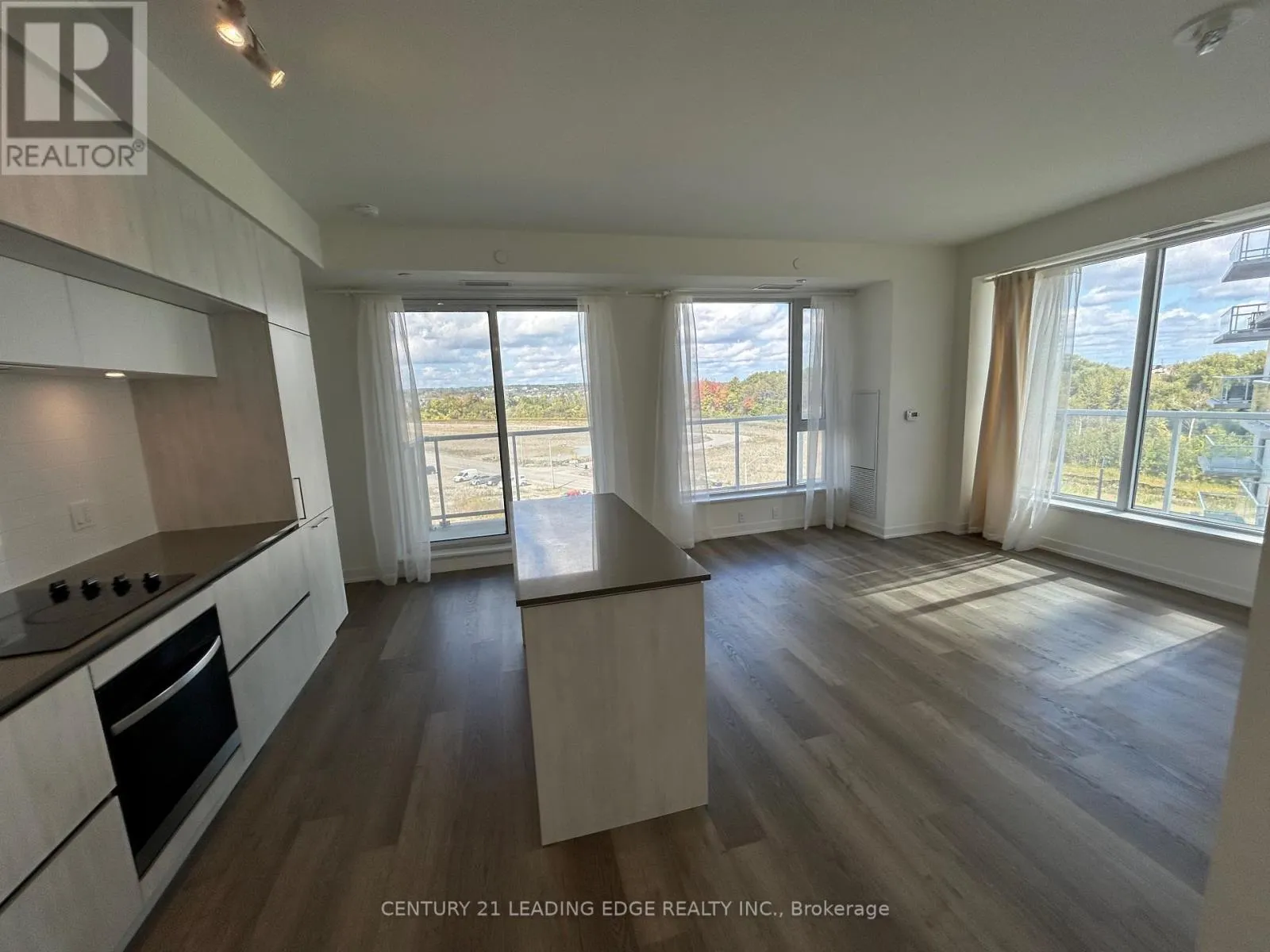 529 - 2 DAVID EYER ROAD