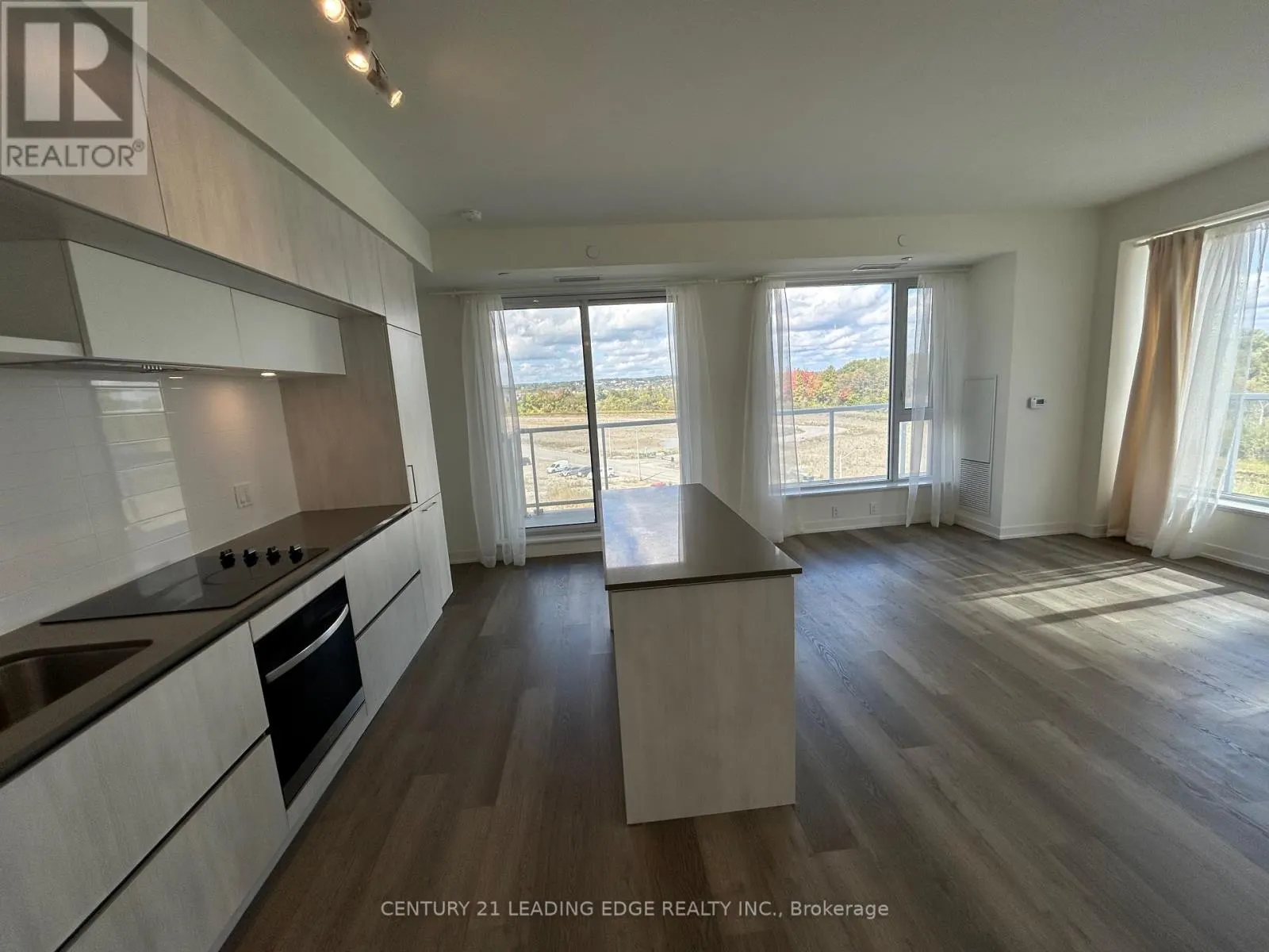 529 - 2 DAVID EYER ROAD