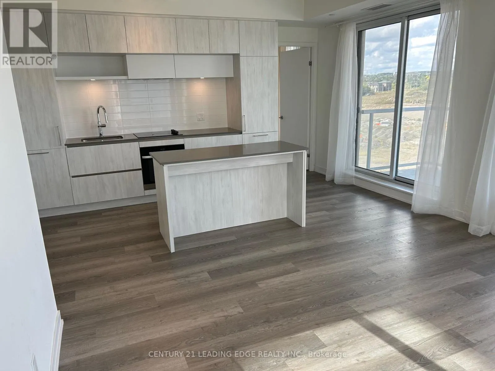 529 - 2 DAVID EYER ROAD
