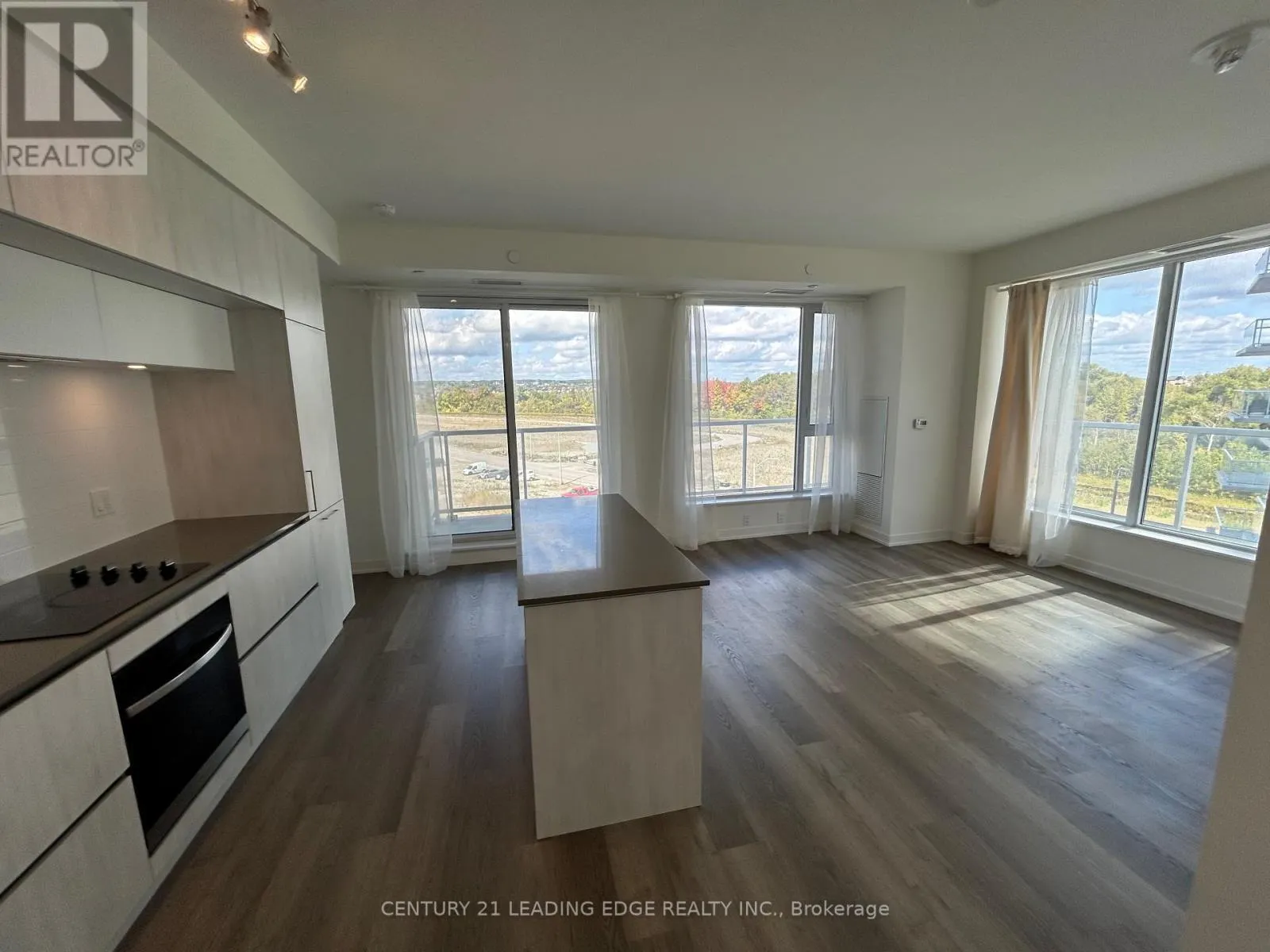 529 - 2 DAVID EYER ROAD