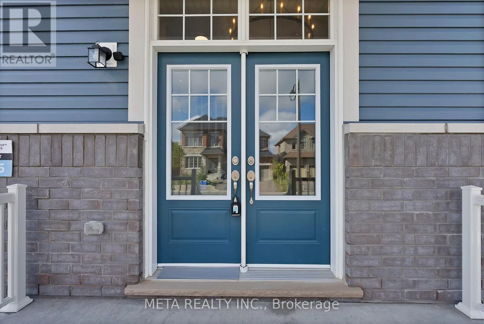 15 FAIMIRA AVENUE