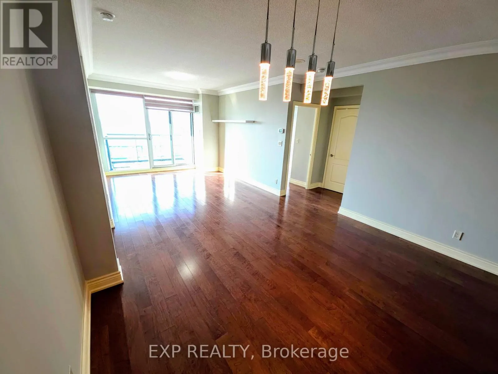 1007 - 88 PROMENADE CIRCLE