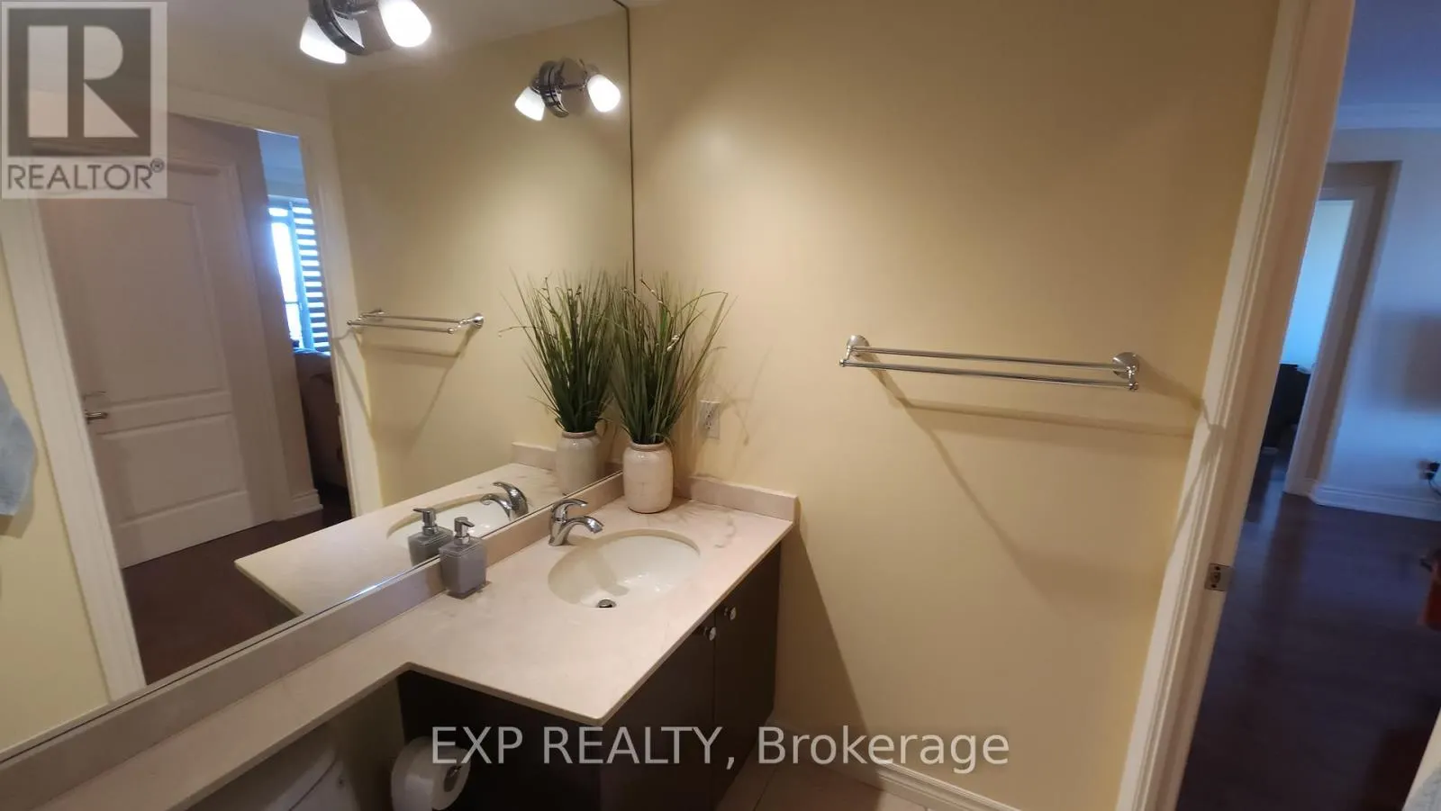 1007 - 88 PROMENADE CIRCLE