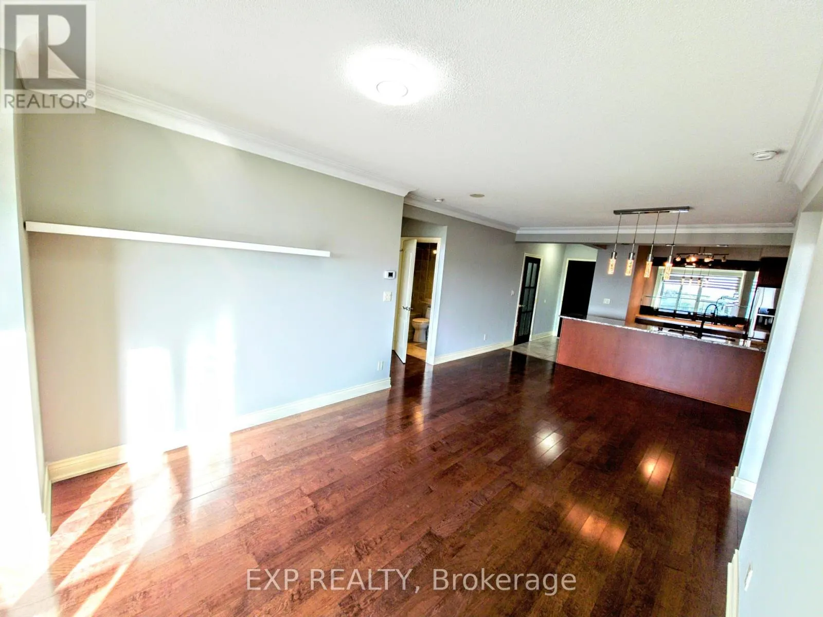 1007 - 88 PROMENADE CIRCLE