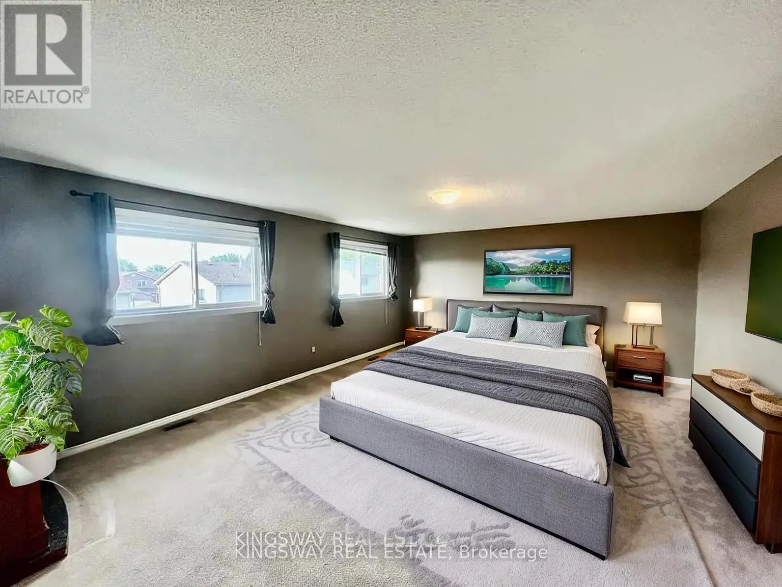 325 SALISBURY LANE