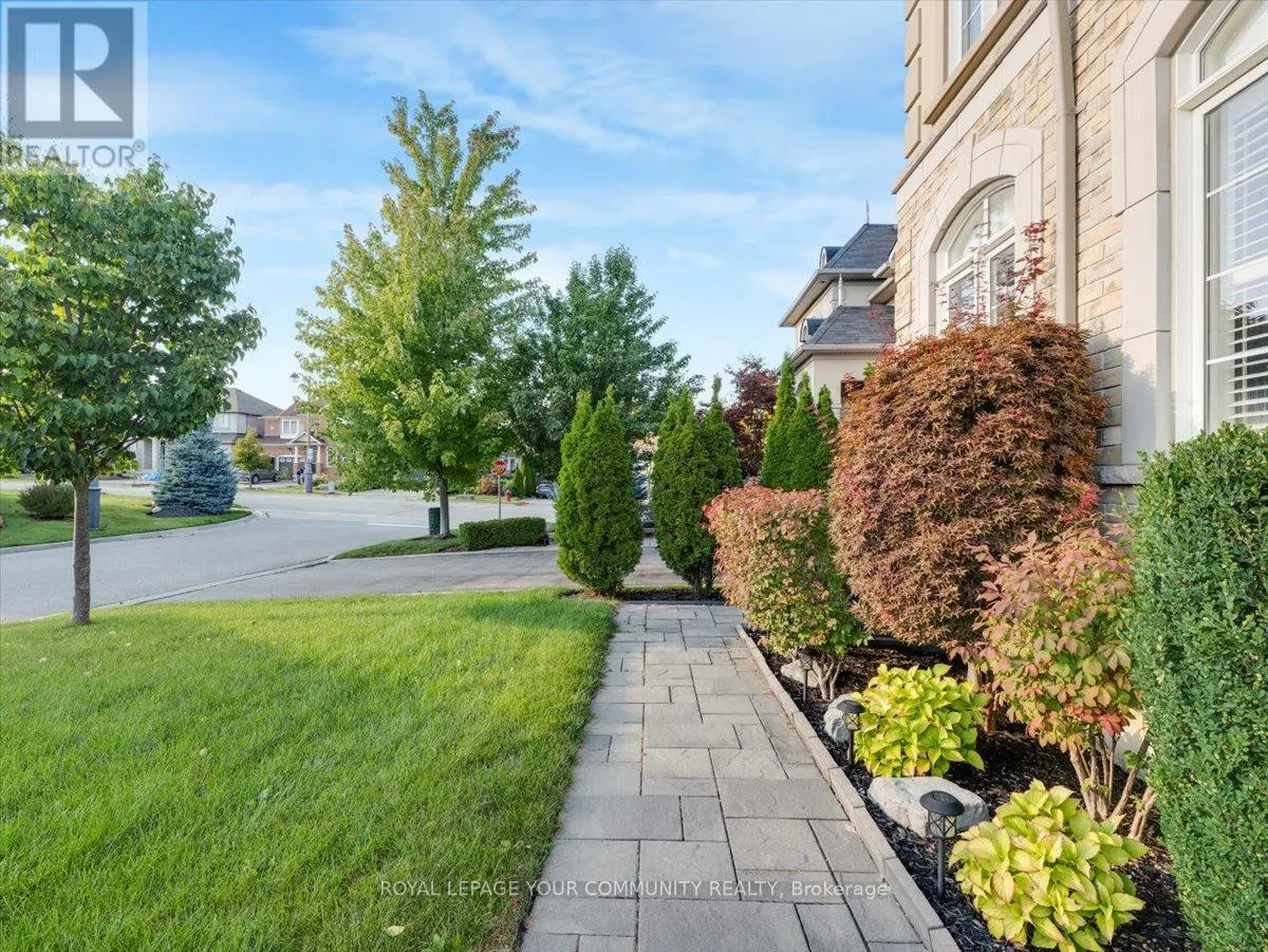 9 HEANEY COURT