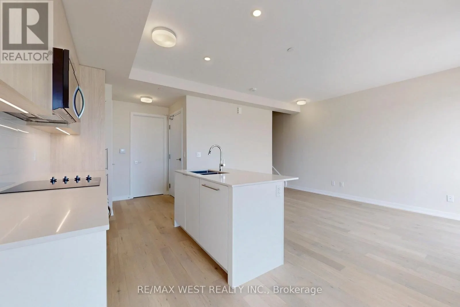 B311 - 65 SAIGON DRIVE N