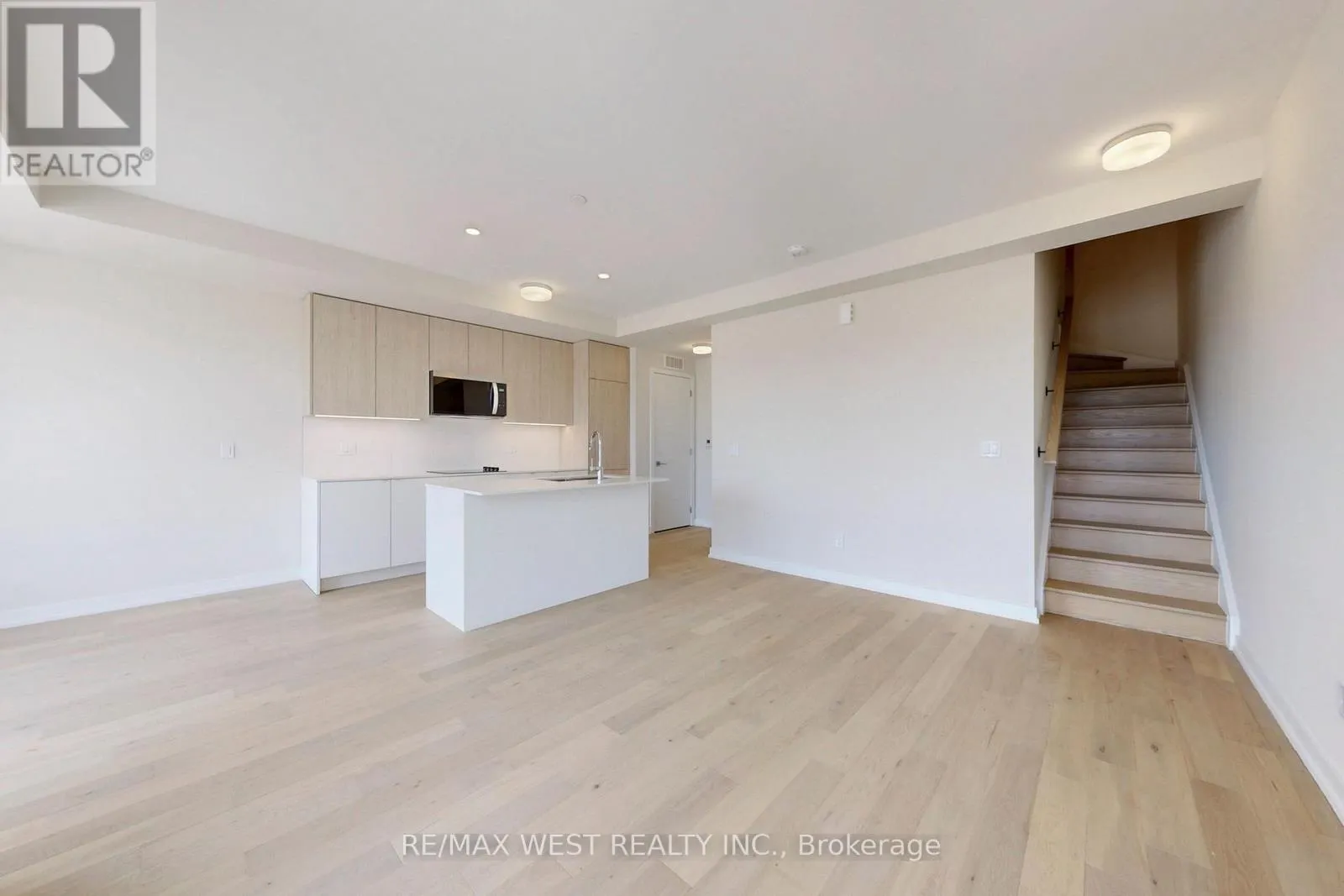 B311 - 65 SAIGON DRIVE N