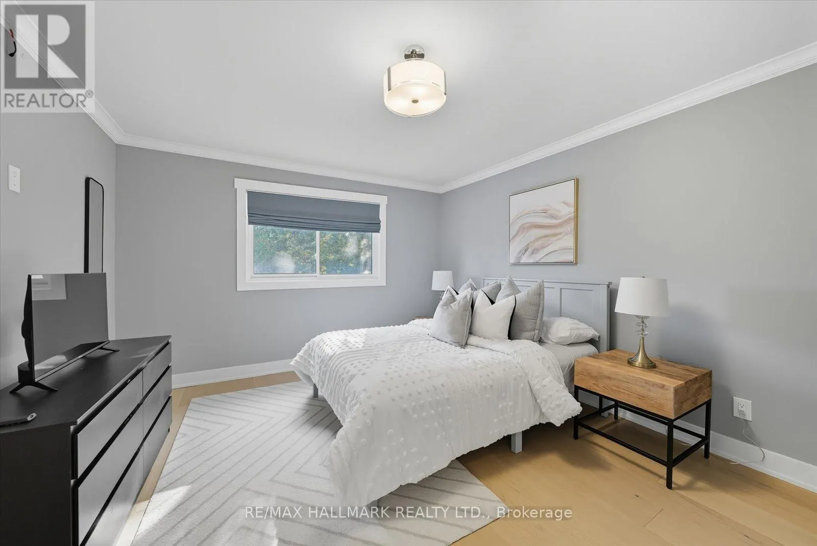 11 AVONDALE CRESCENT