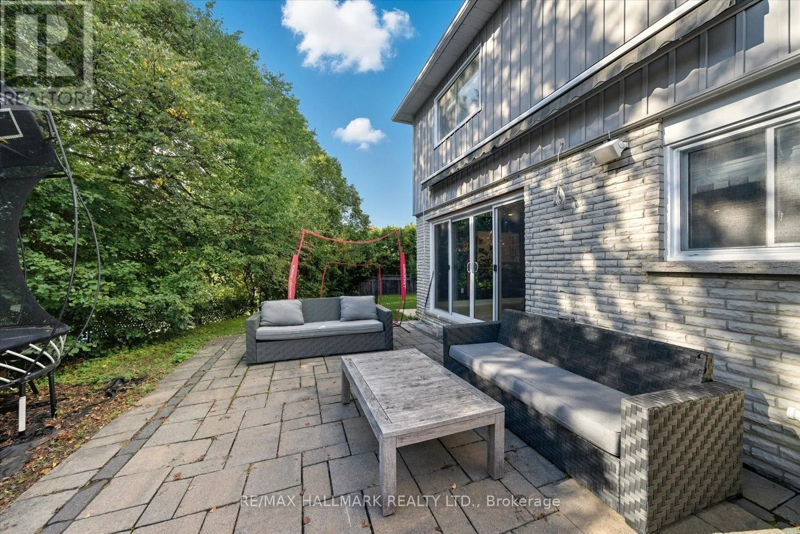11 AVONDALE CRESCENT