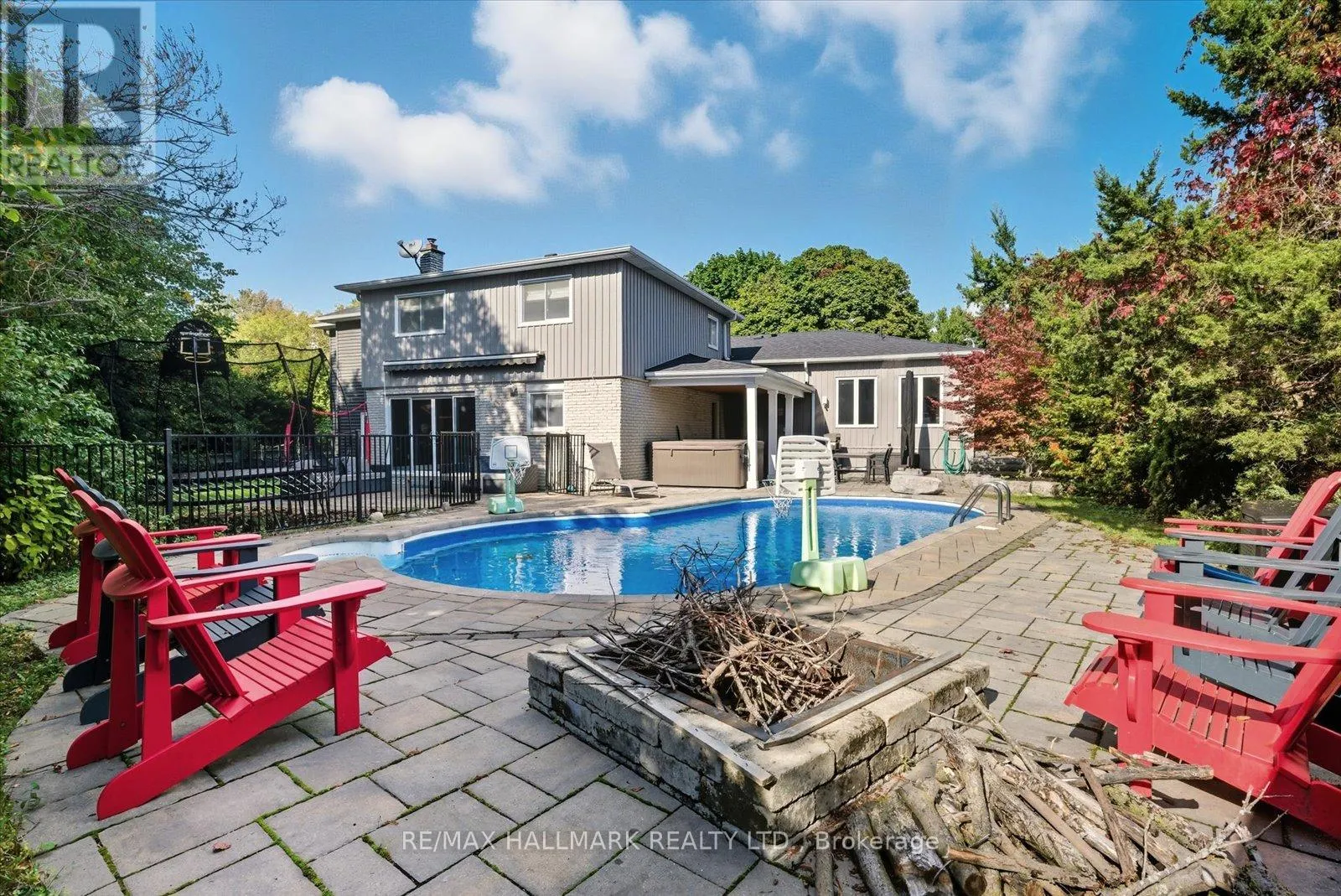 11 AVONDALE CRESCENT