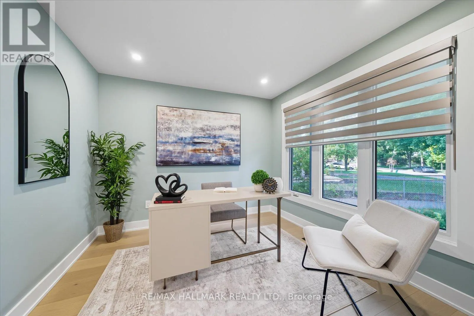 11 AVONDALE CRESCENT