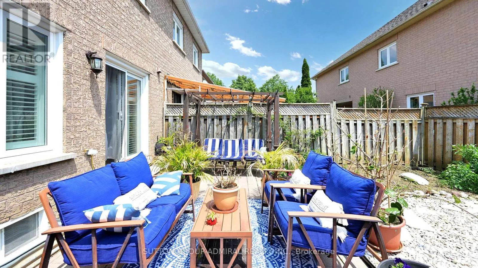 7 ROCKVIEW GARDENS