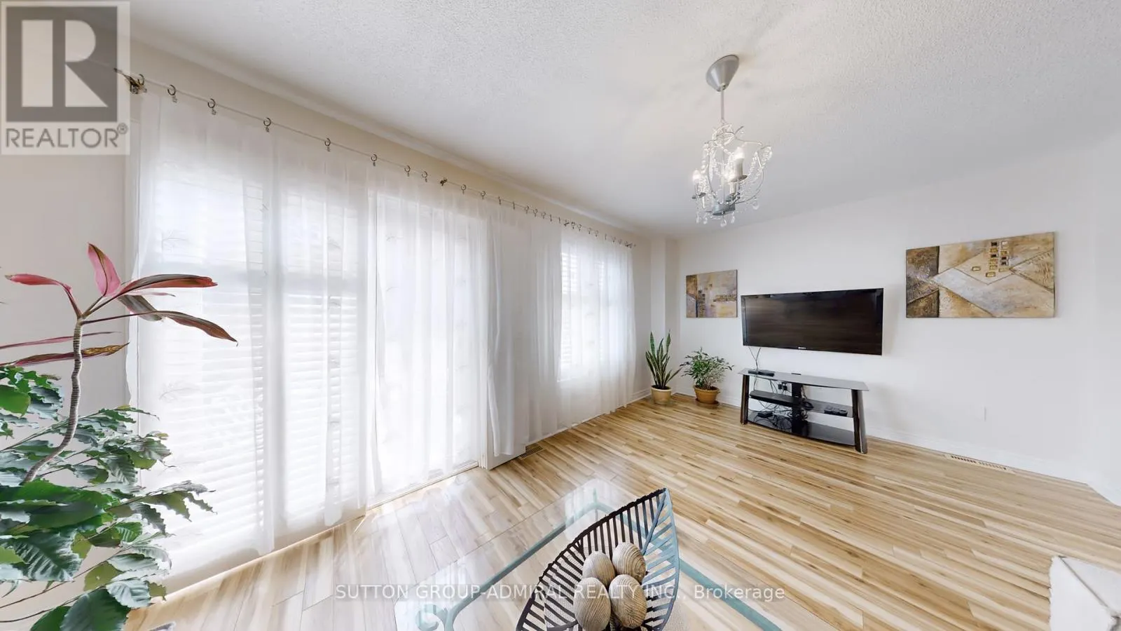 7 ROCKVIEW GARDENS