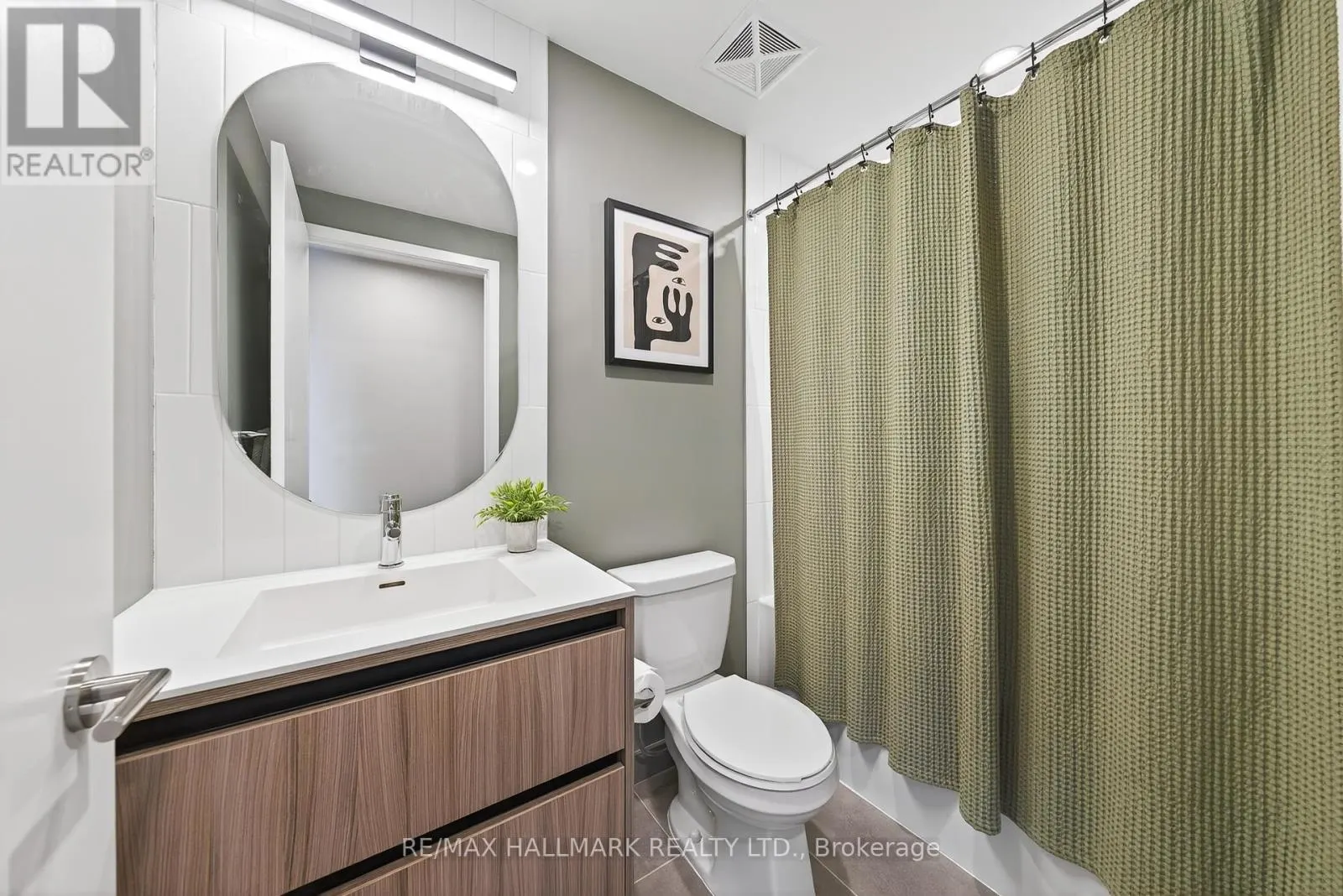 901 - 7950 BATHURST STREET