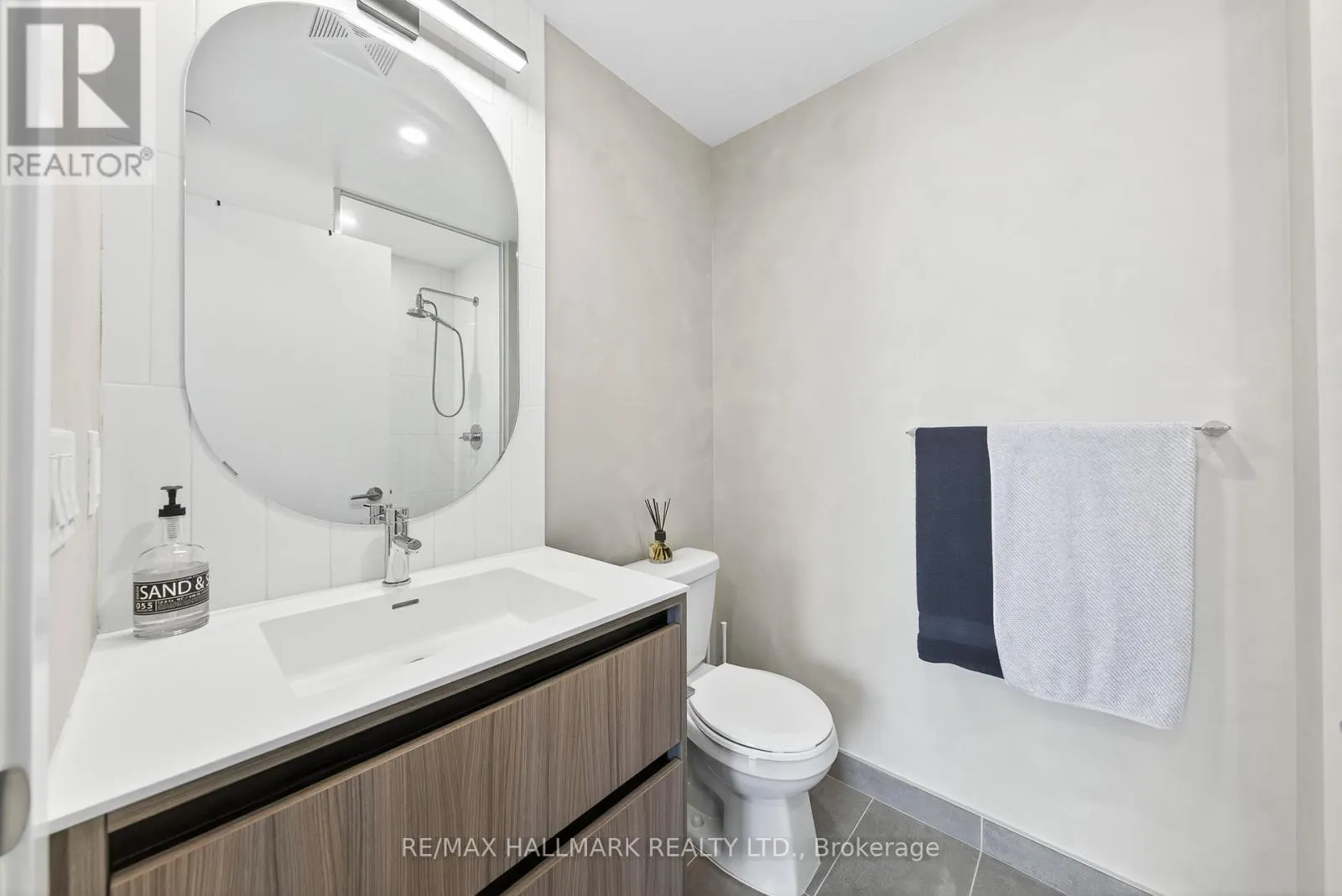 901 - 7950 BATHURST STREET