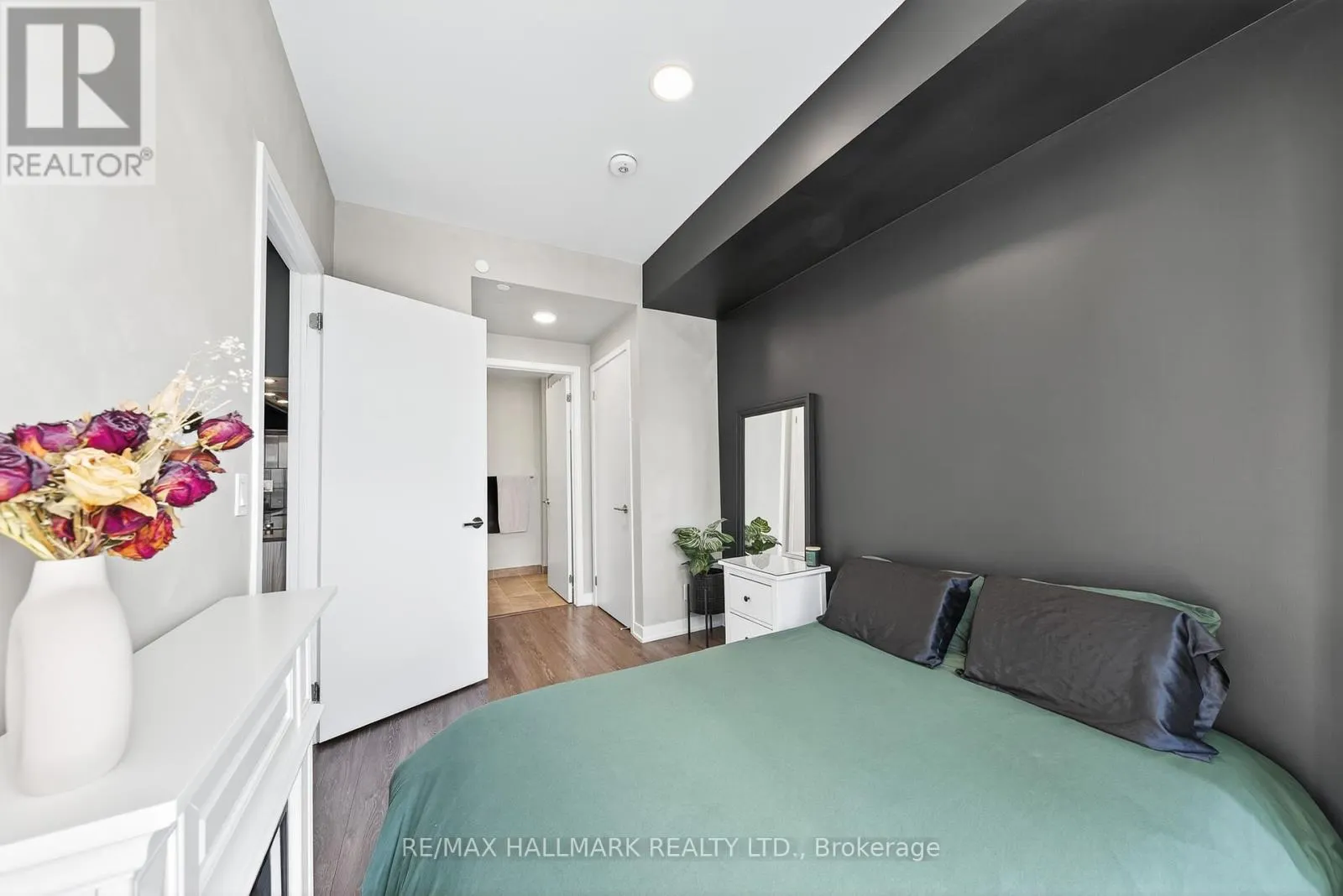 901 - 7950 BATHURST STREET
