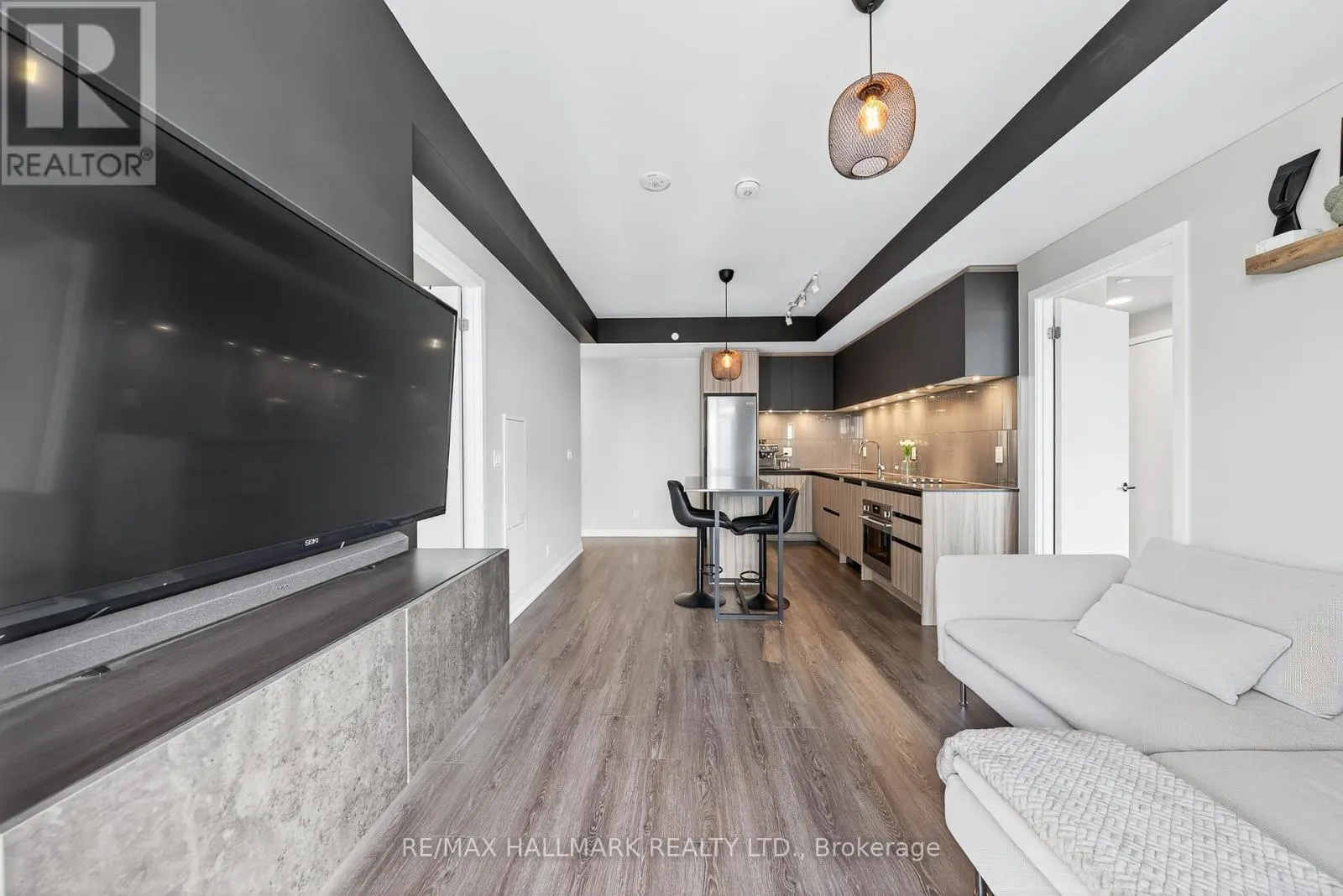 901 - 7950 BATHURST STREET