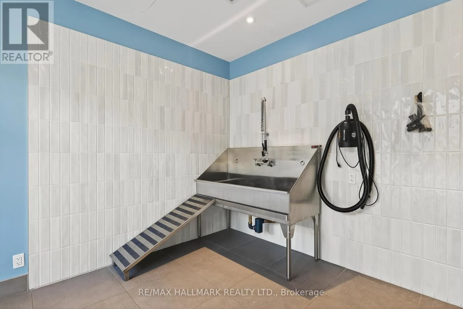 901 - 7950 BATHURST STREET
