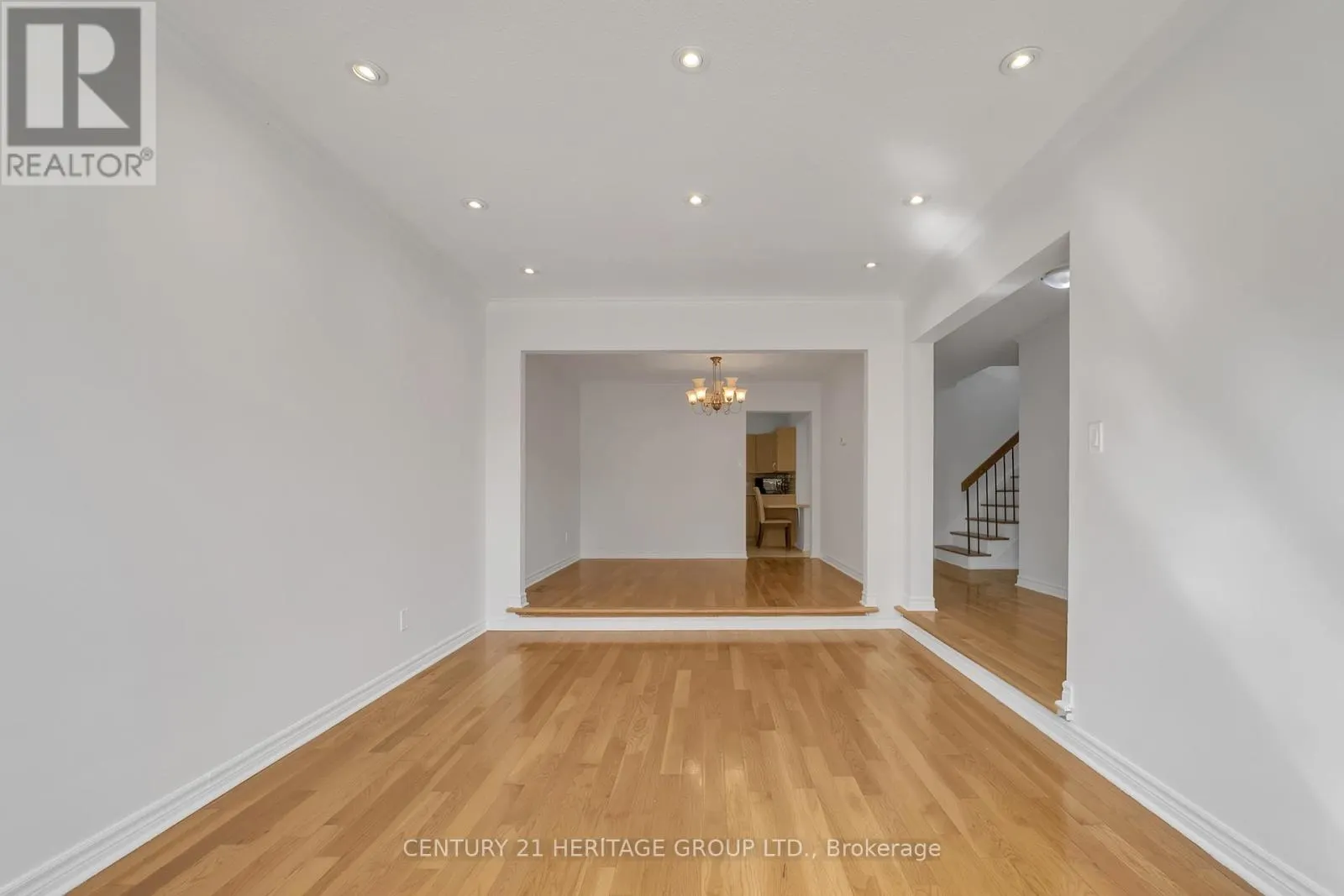 MAIN & UPPER - 24 SPRINGHEAD GARDENS