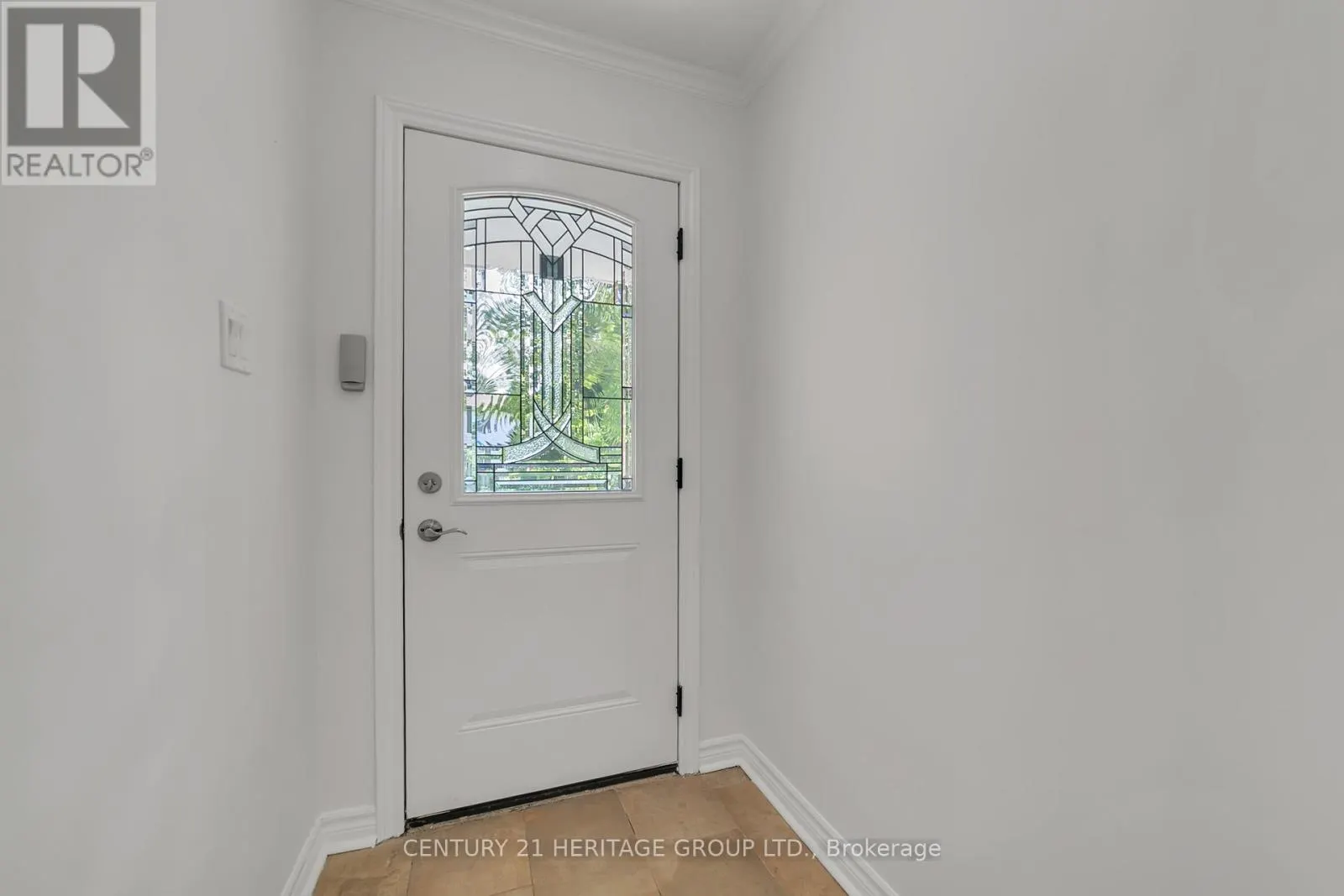 MAIN & UPPER - 24 SPRINGHEAD GARDENS