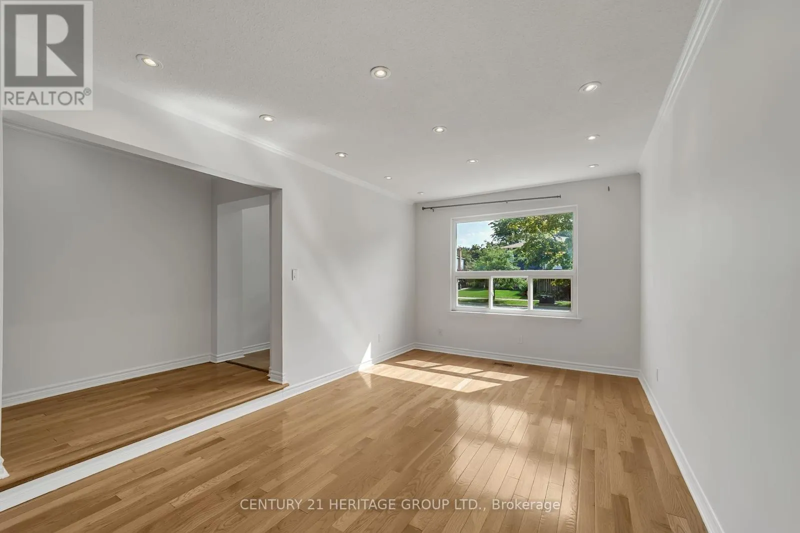 MAIN & UPPER - 24 SPRINGHEAD GARDENS