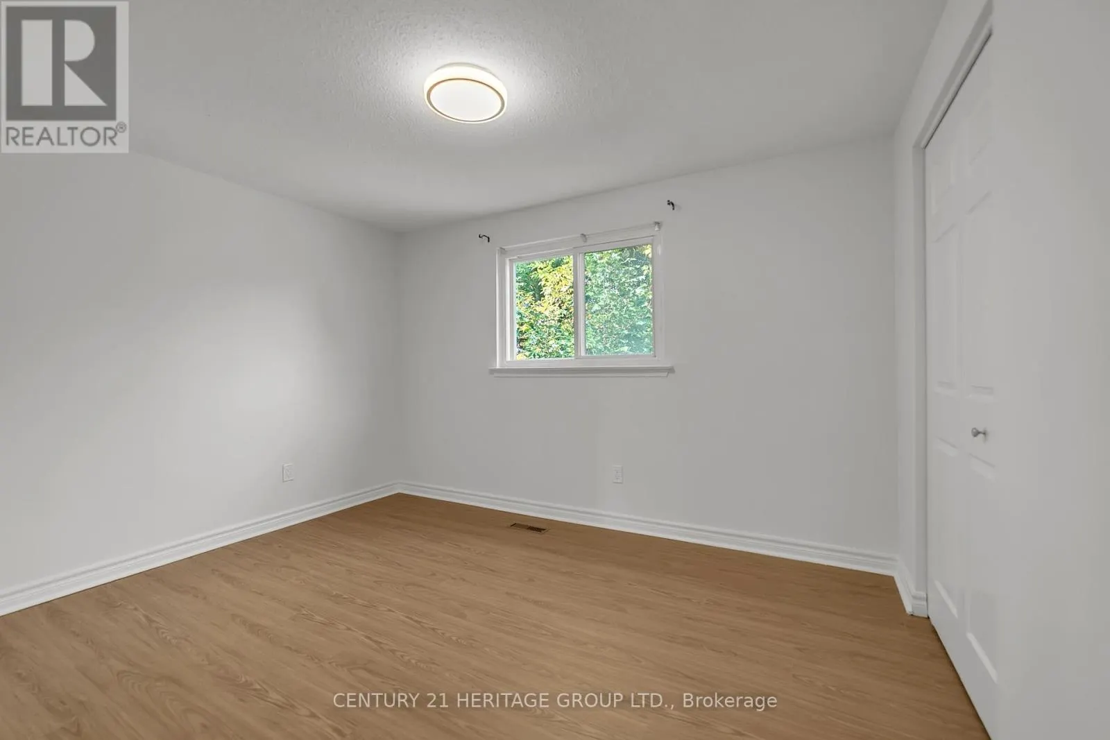 MAIN & UPPER - 24 SPRINGHEAD GARDENS