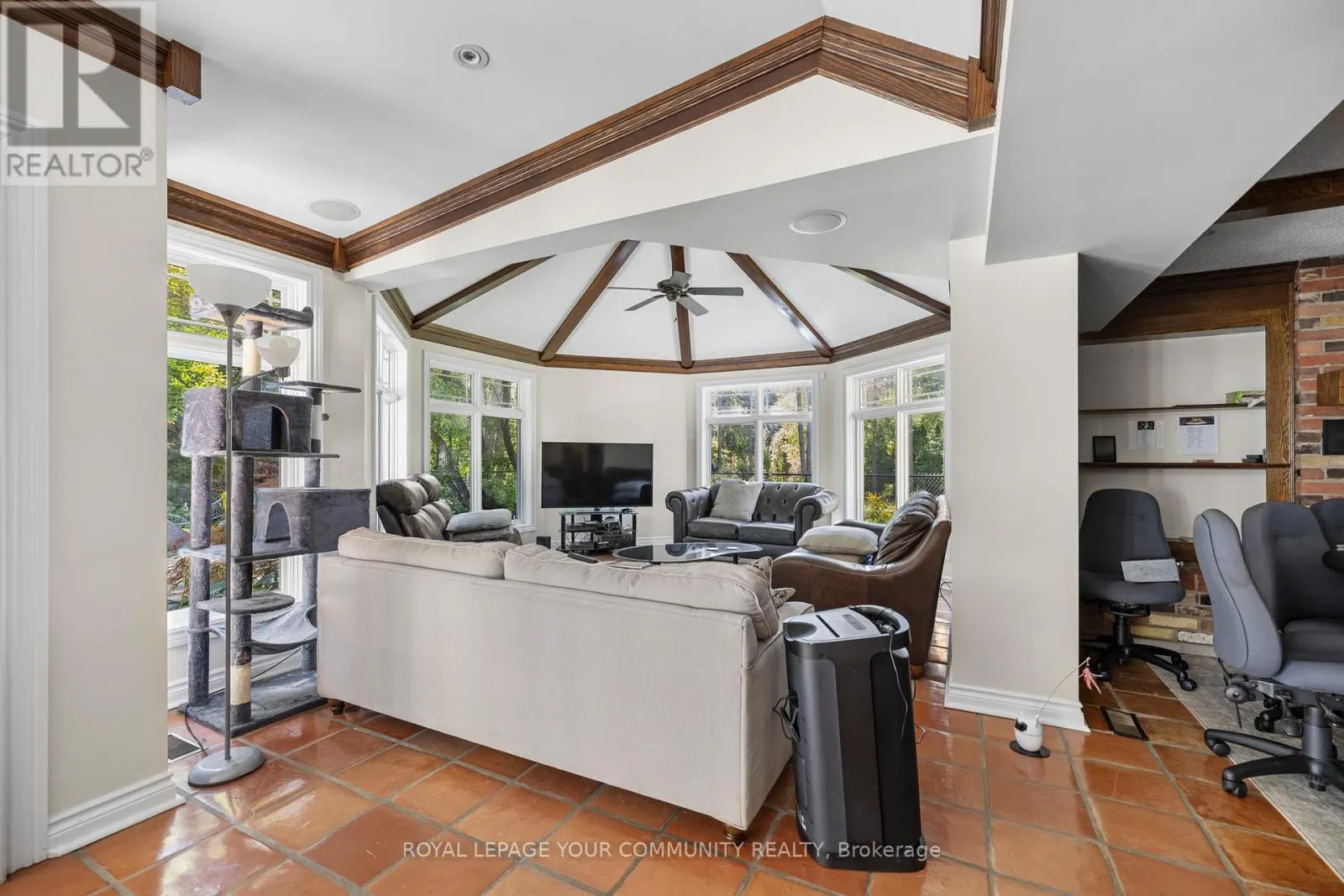 52 BEAUFORT HILLS ROAD