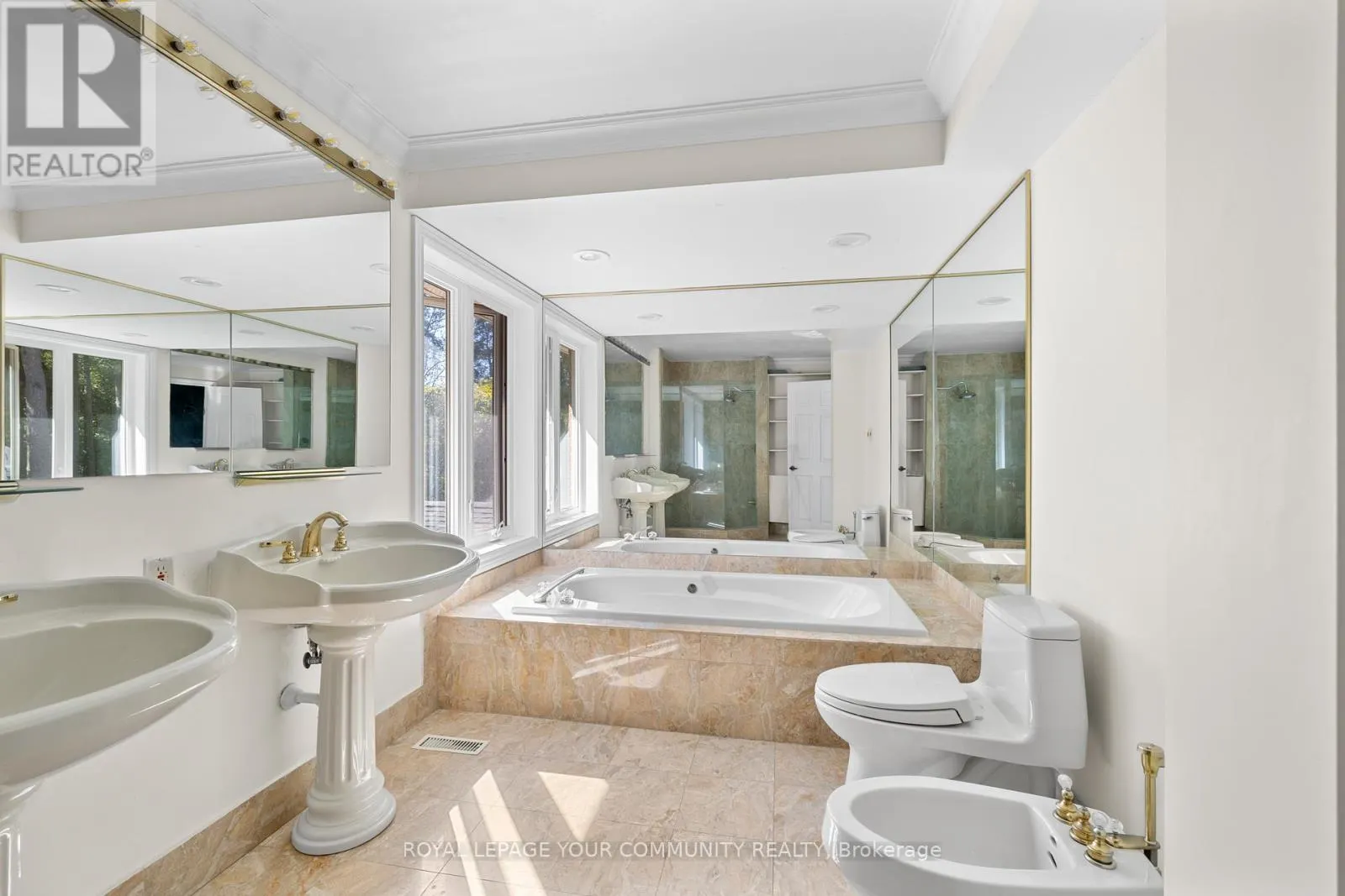 52 BEAUFORT HILLS ROAD