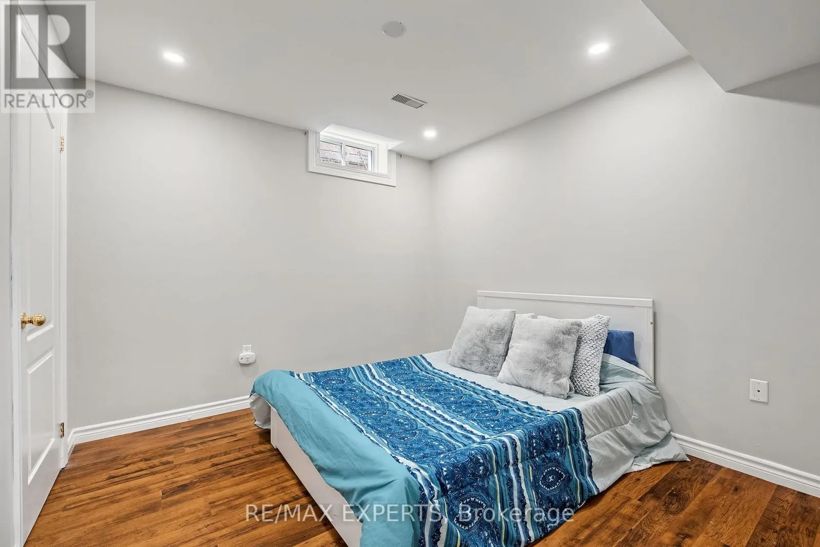 14 AISHFORD ROAD