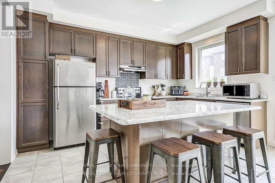 136 CASSERLEY CRESCENT