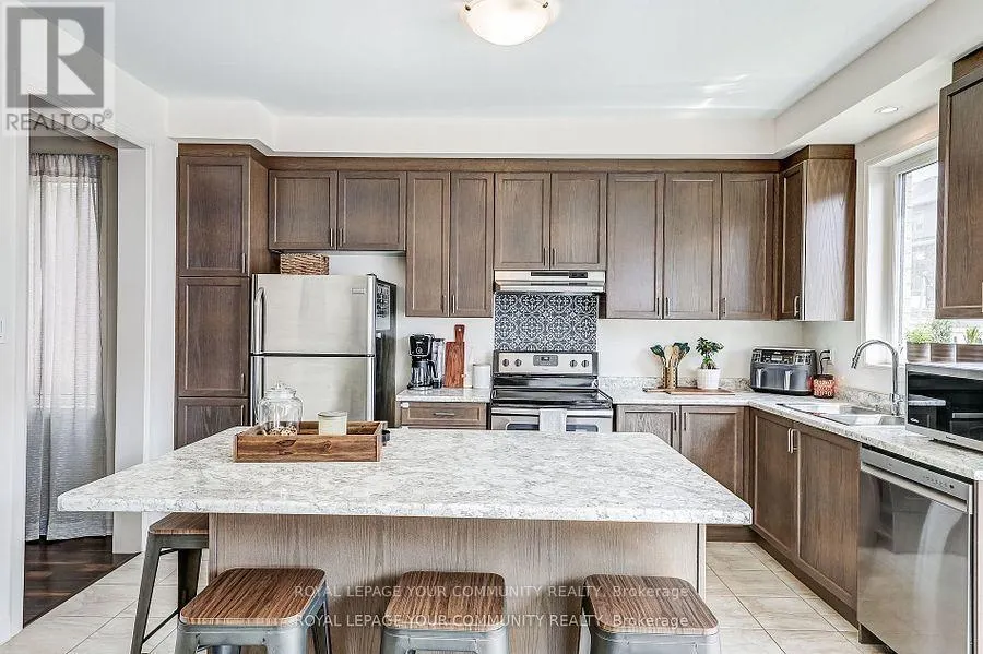 136 CASSERLEY CRESCENT