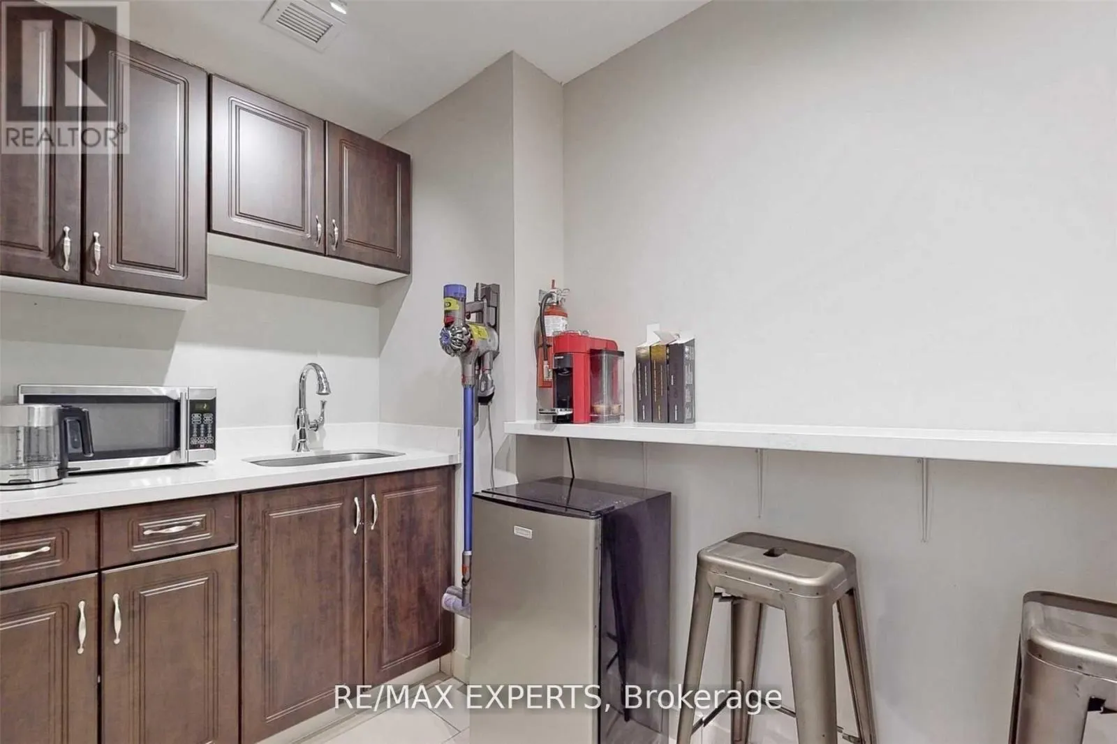 18 (1ST & 2ND FLOOR) - 30 WERTHEIM COURT