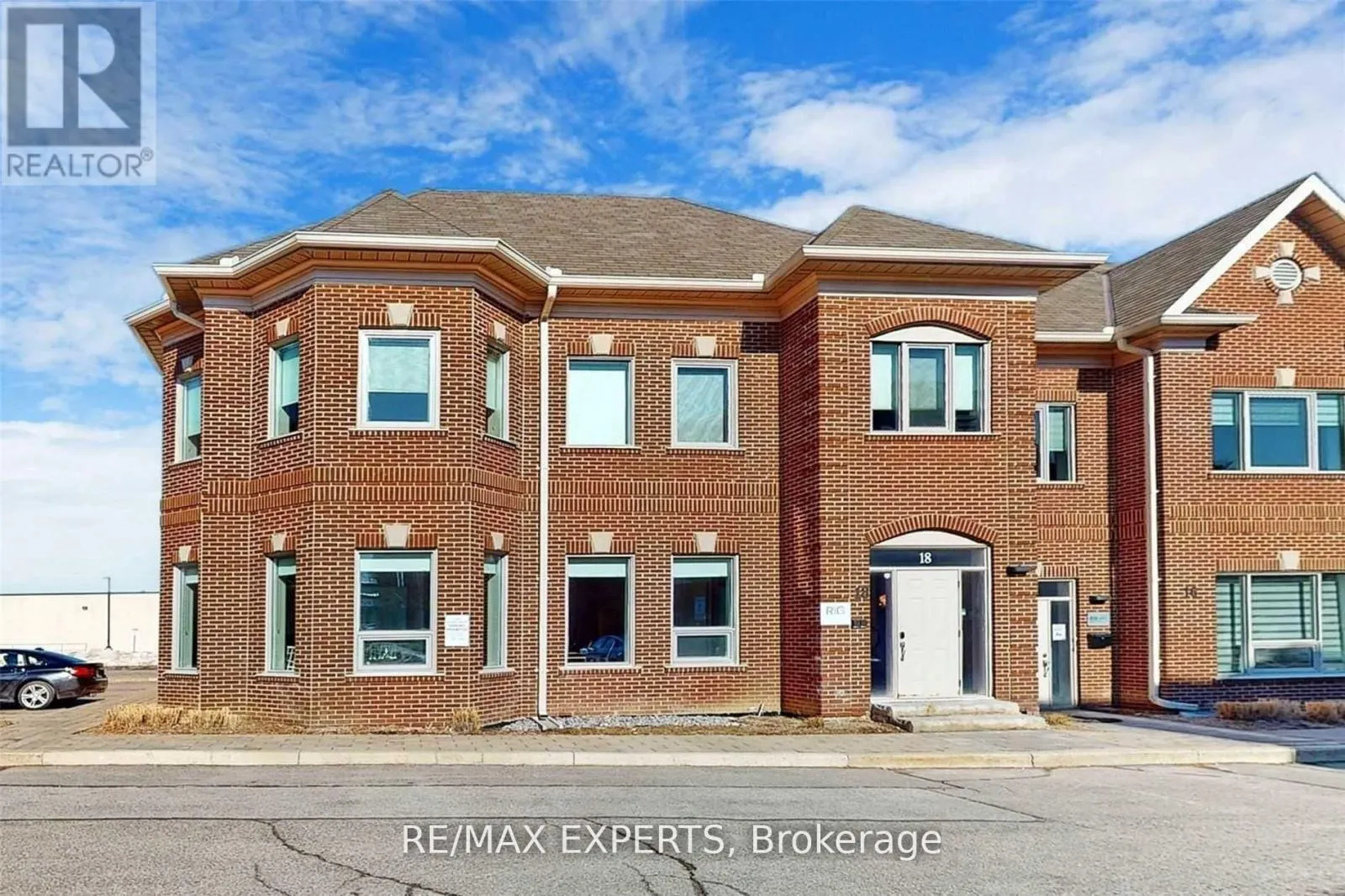 18 (ENTIRE PROPERTY) - 30 WERTHEIM COURT