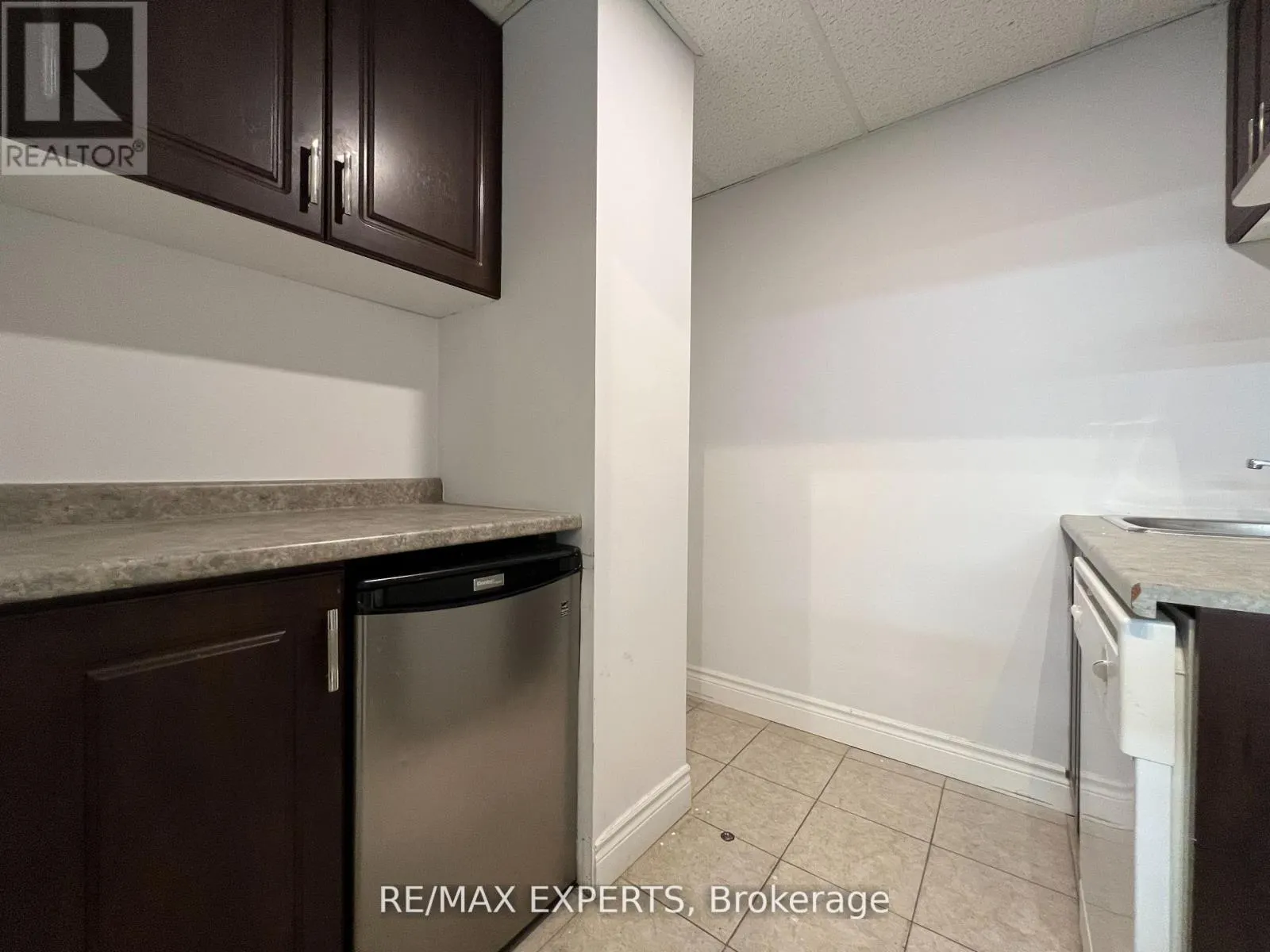 18 (LOWER) - 30 WERTHEIM COURT