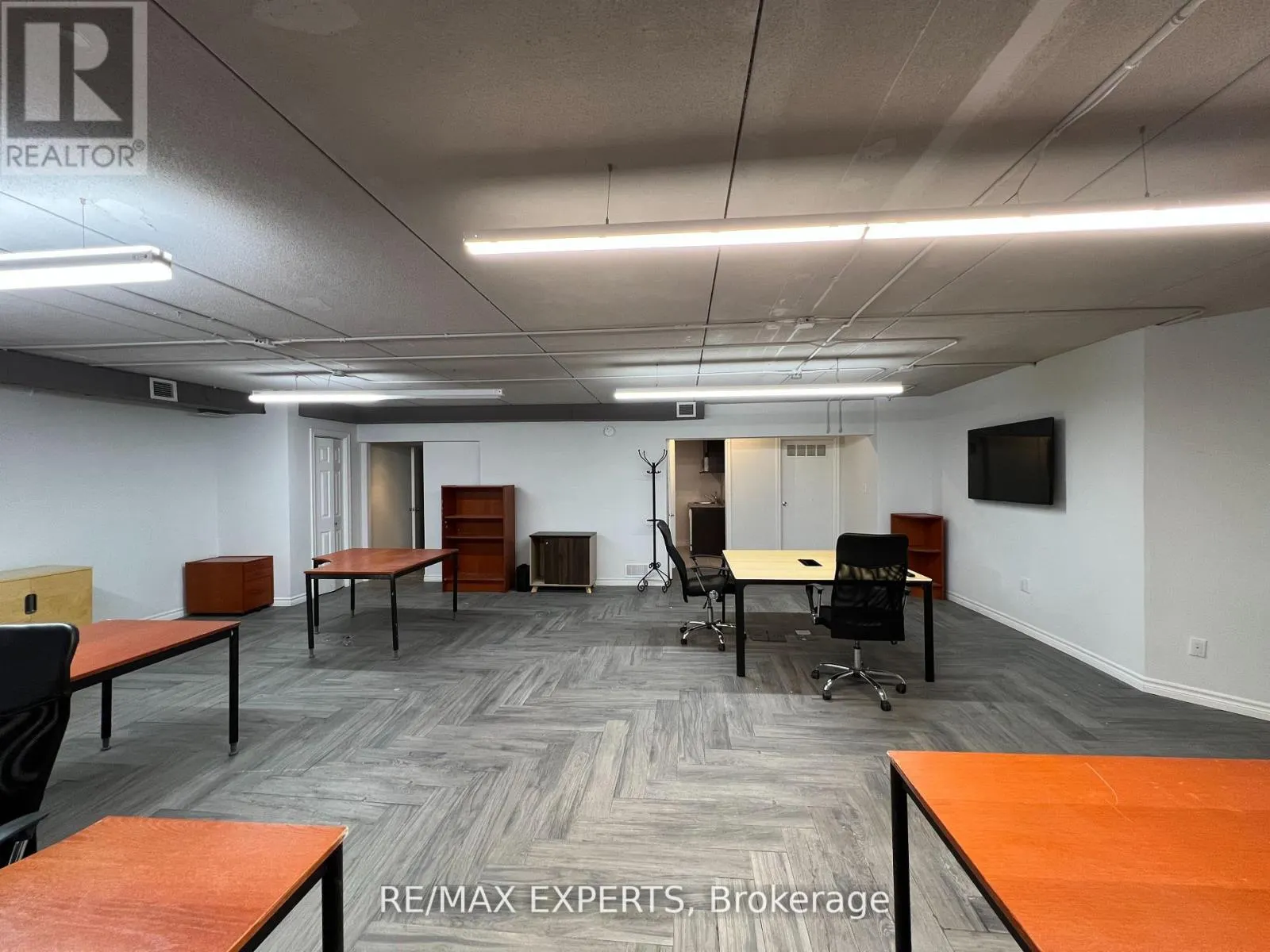 18 (LOWER) - 30 WERTHEIM COURT