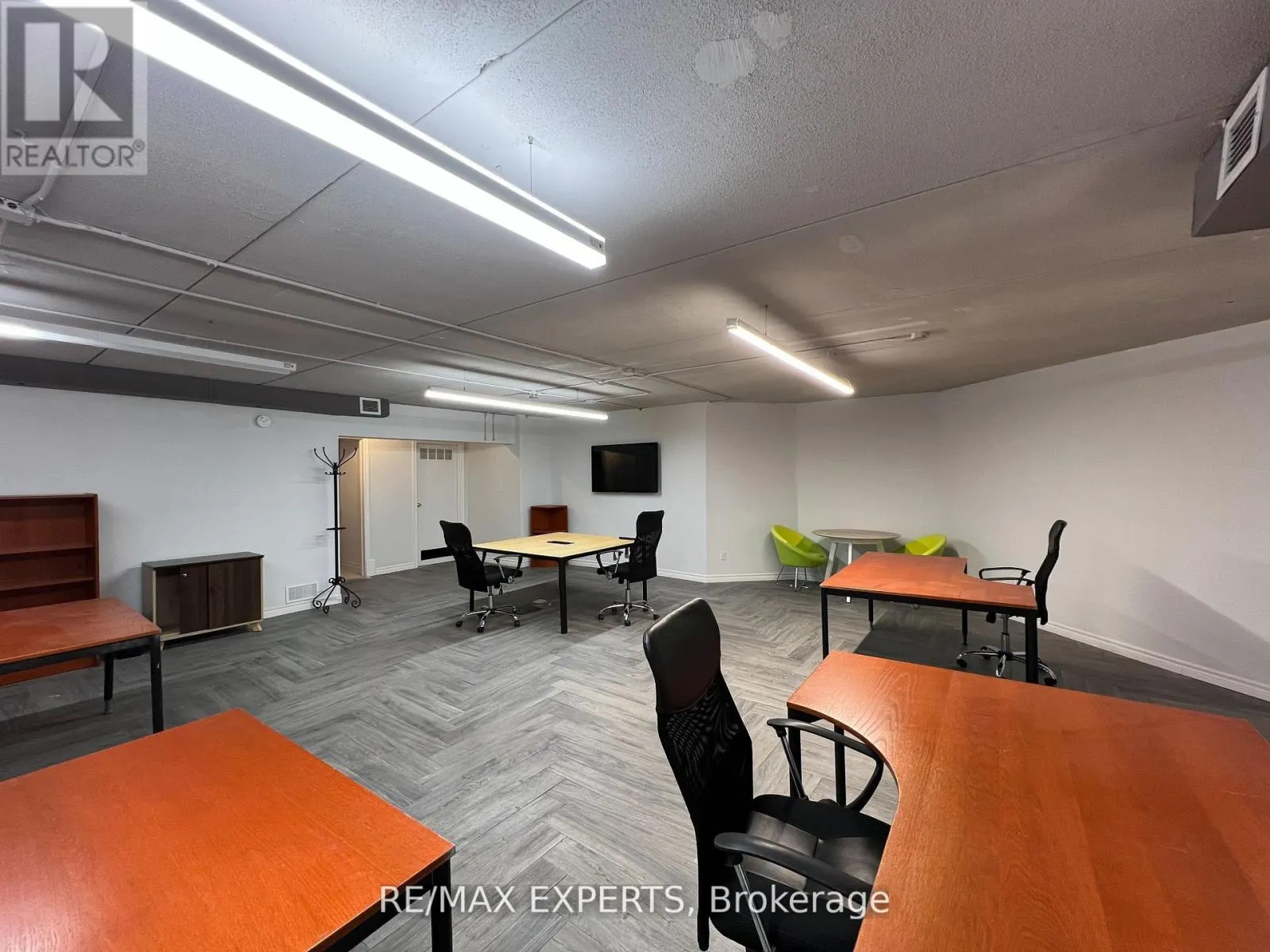 18 (LOWER) - 30 WERTHEIM COURT